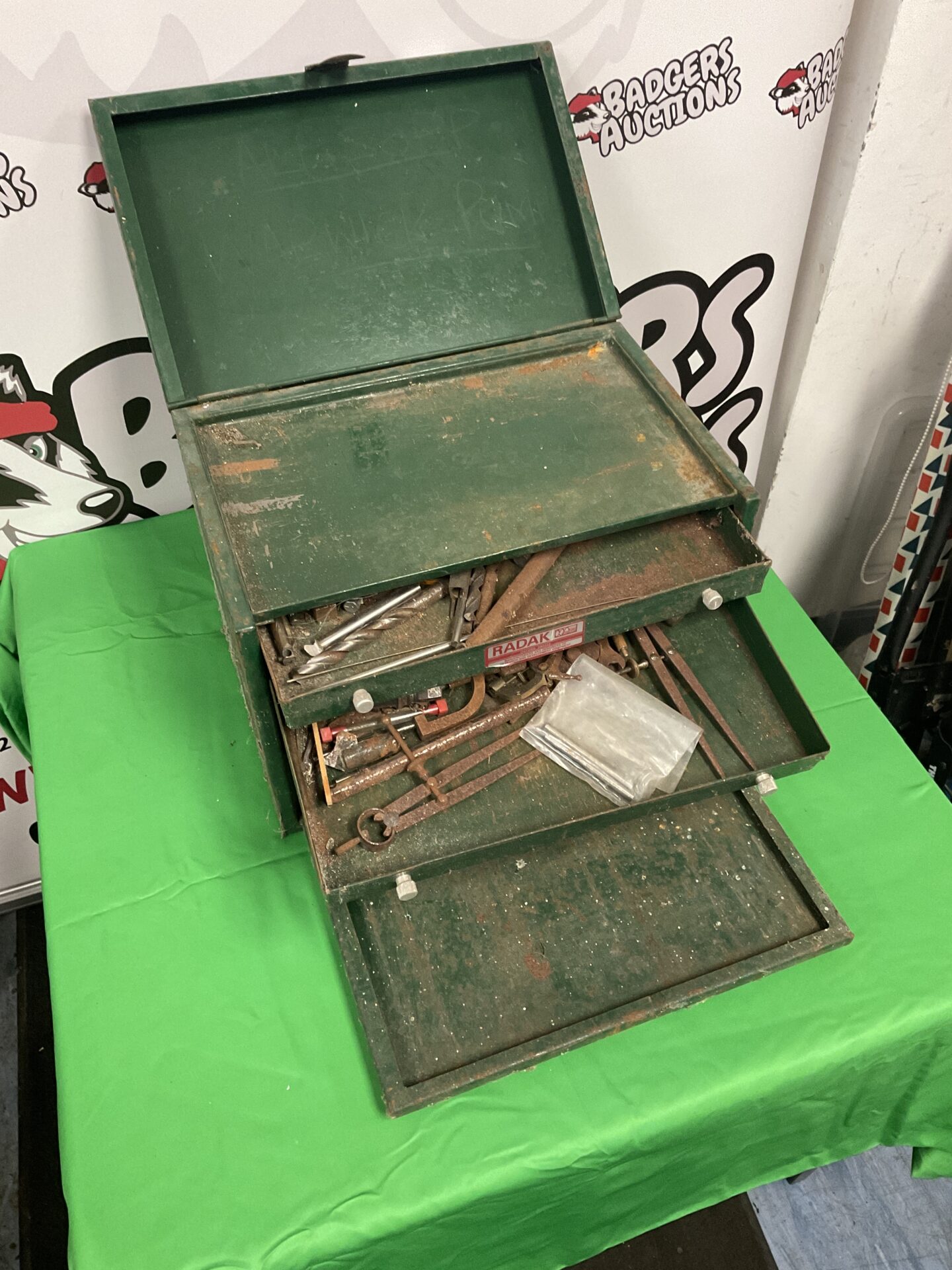 967 Vintage metal toolbox with contents – missing a drawer