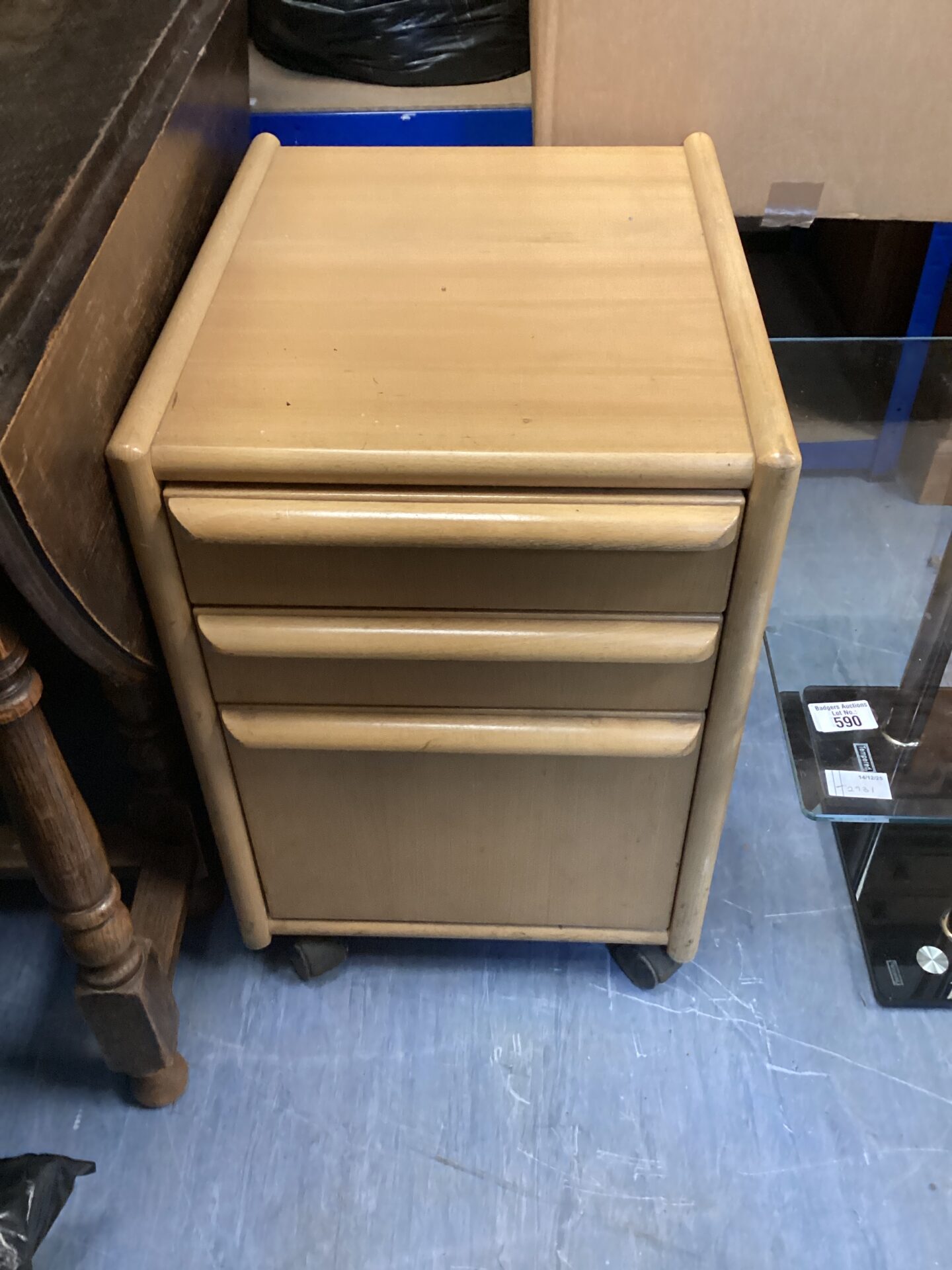 542 Three drawer chest of drawers on wheels