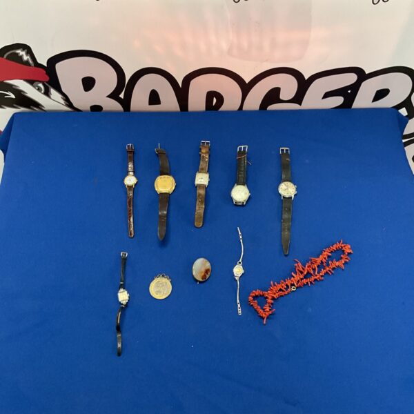 Vintage watch and jewellery lot with brooch and coral necklace.