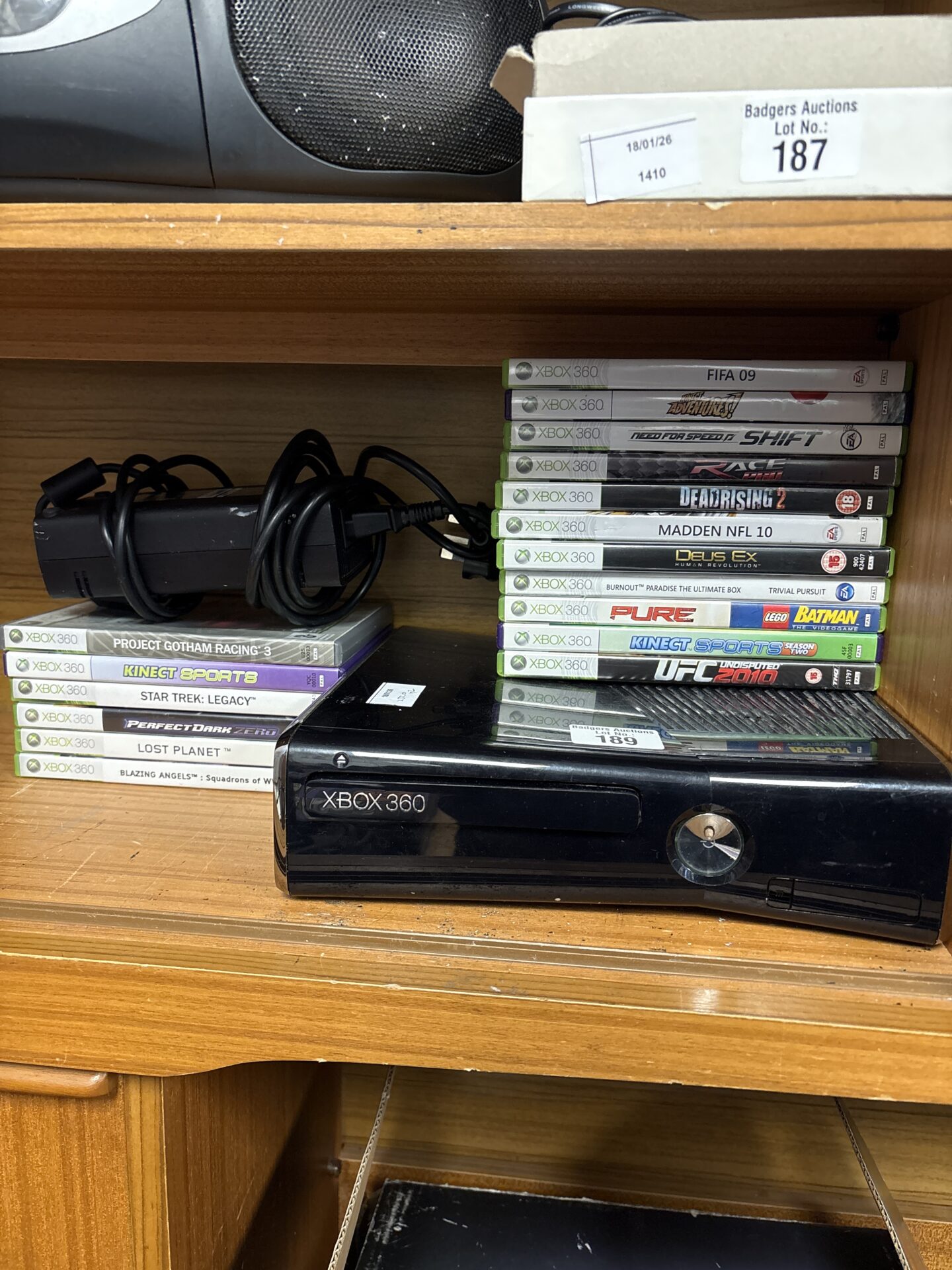 189 Microsoft Xbox 360 with Games and power supply
