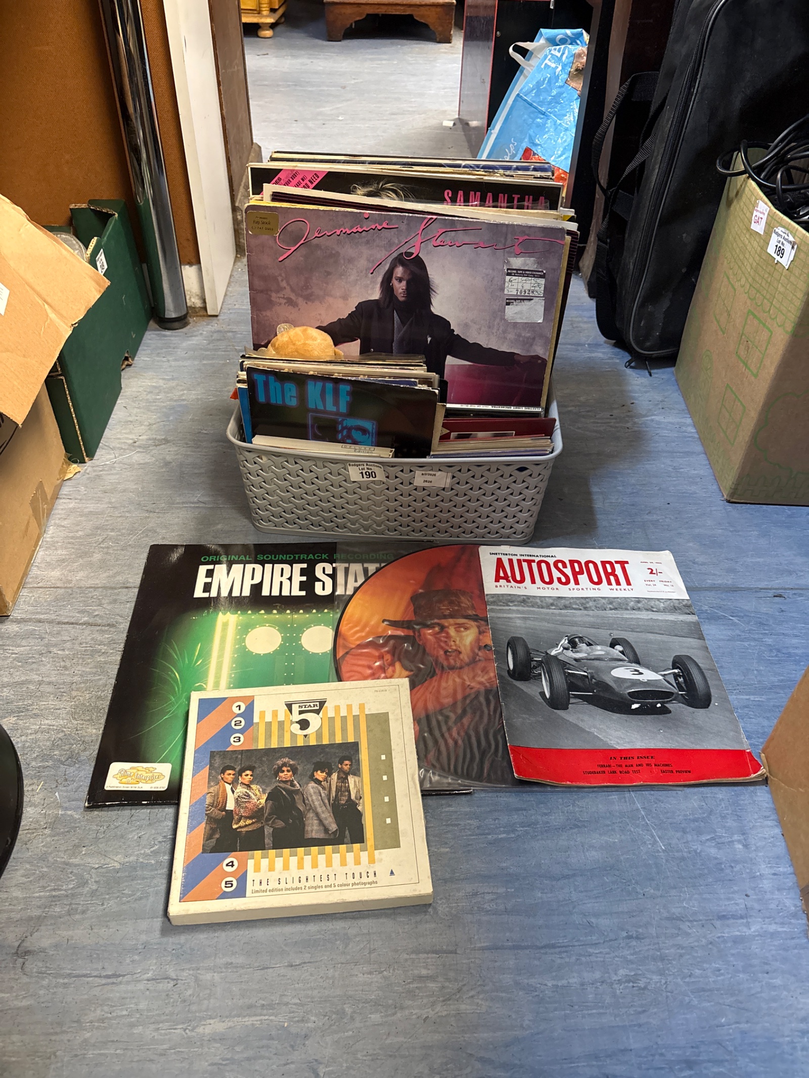 161 Box of mixed 80s vinyl records inc 7 and 12’