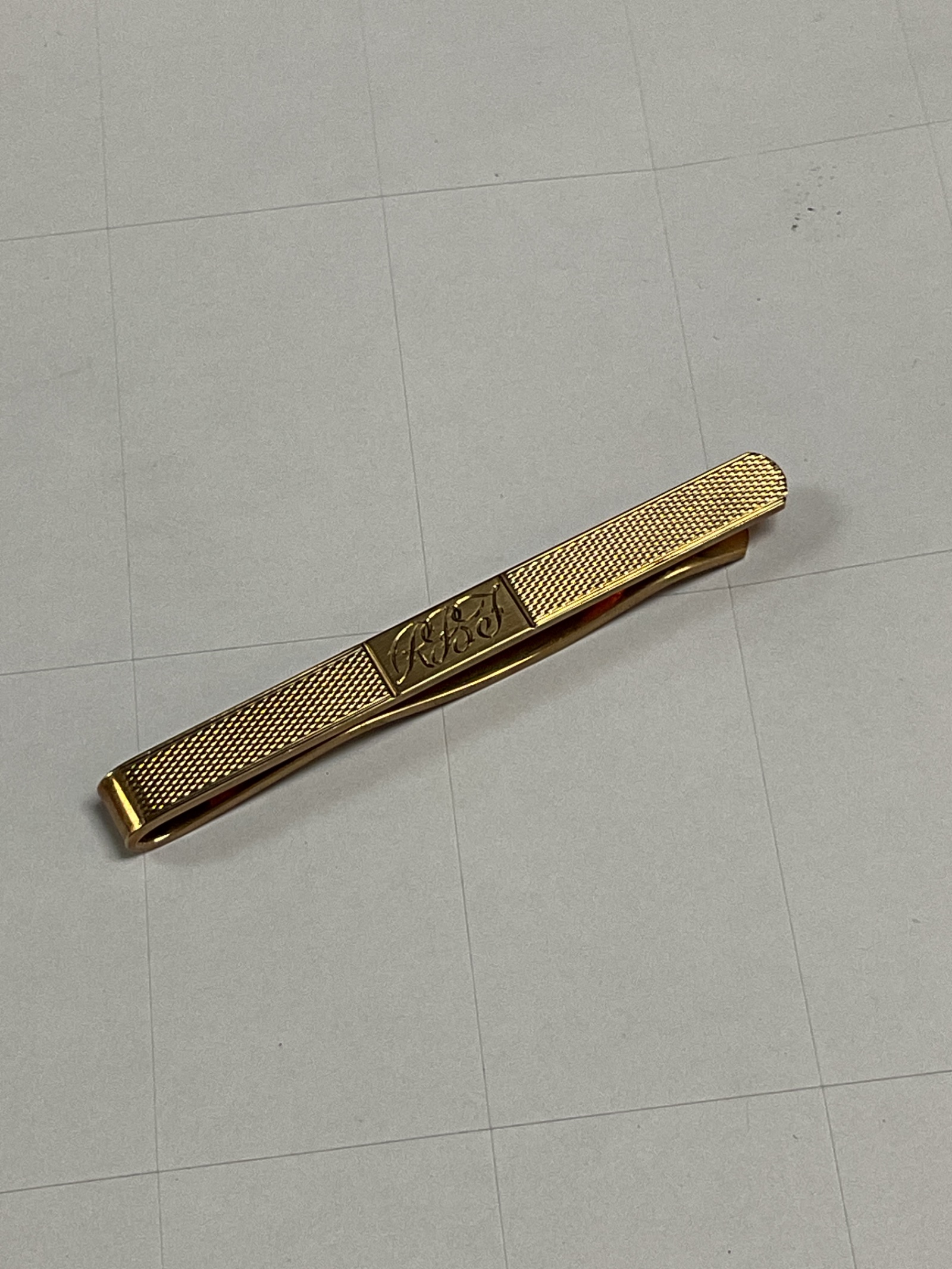 960 9ct gold tie clip 5.8g
