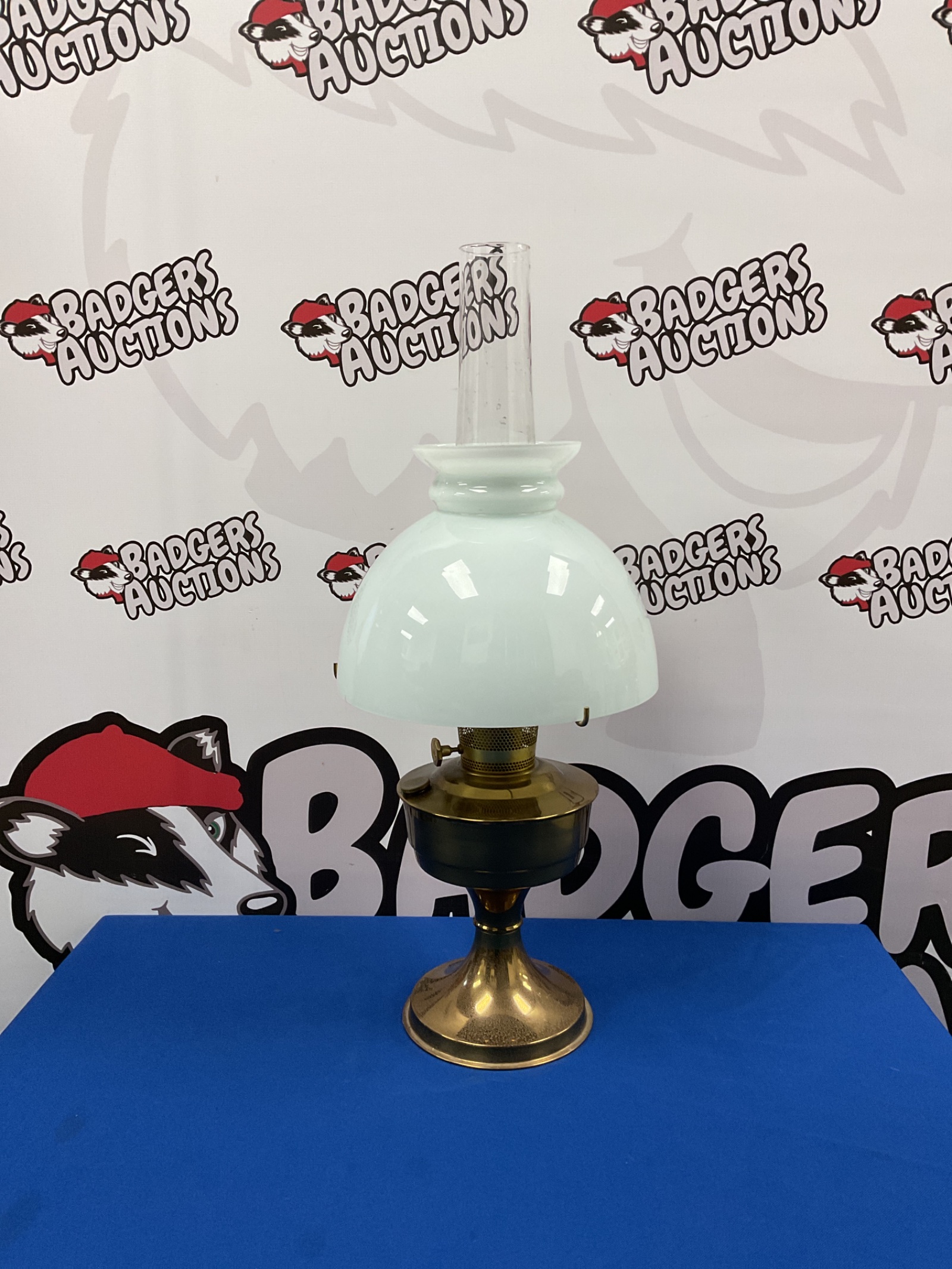 002 Vintage brass aladdin 23 oil lamp