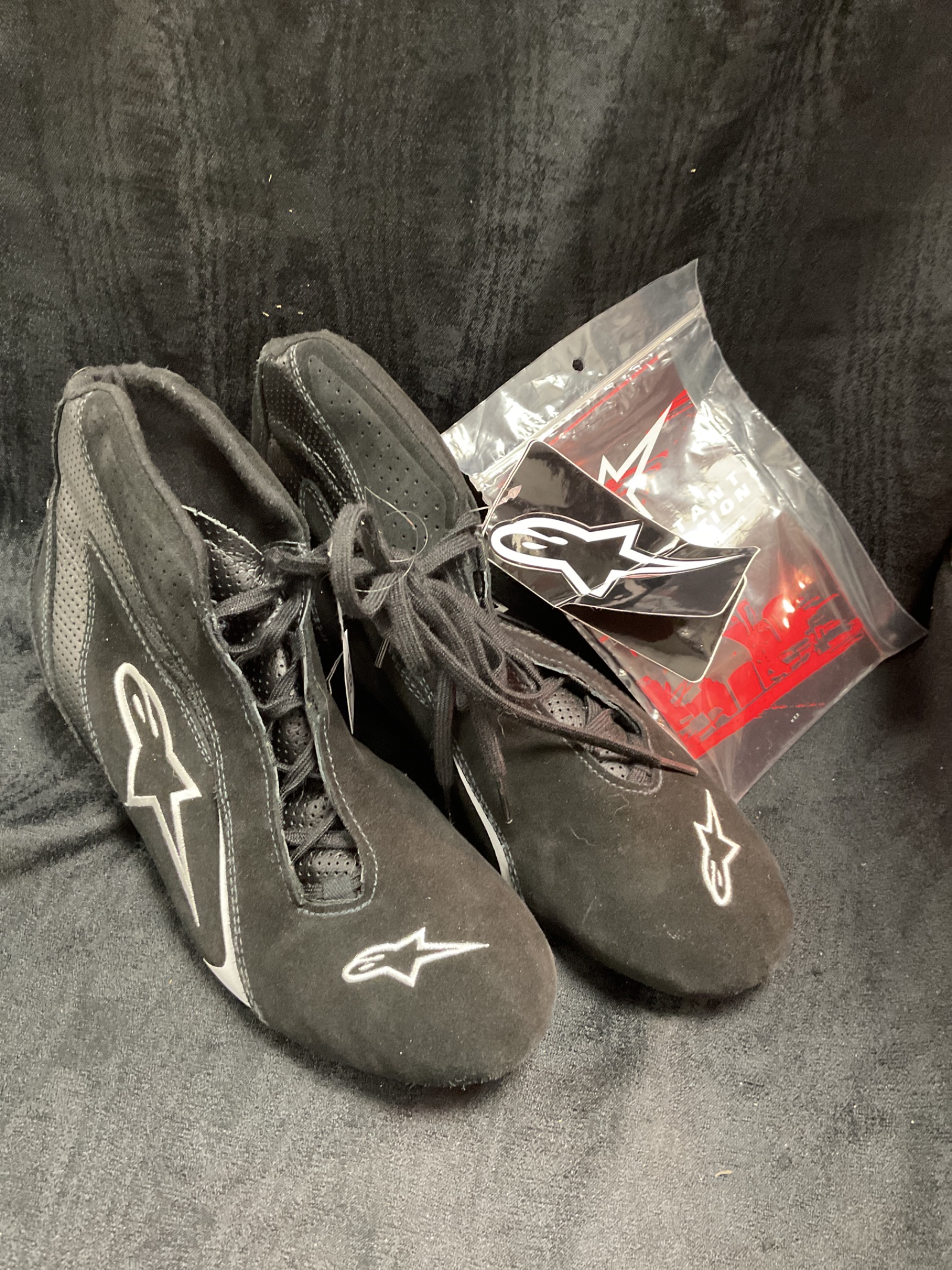 869 Pair of new alpinestars race boots size 44 for james may on grand tour