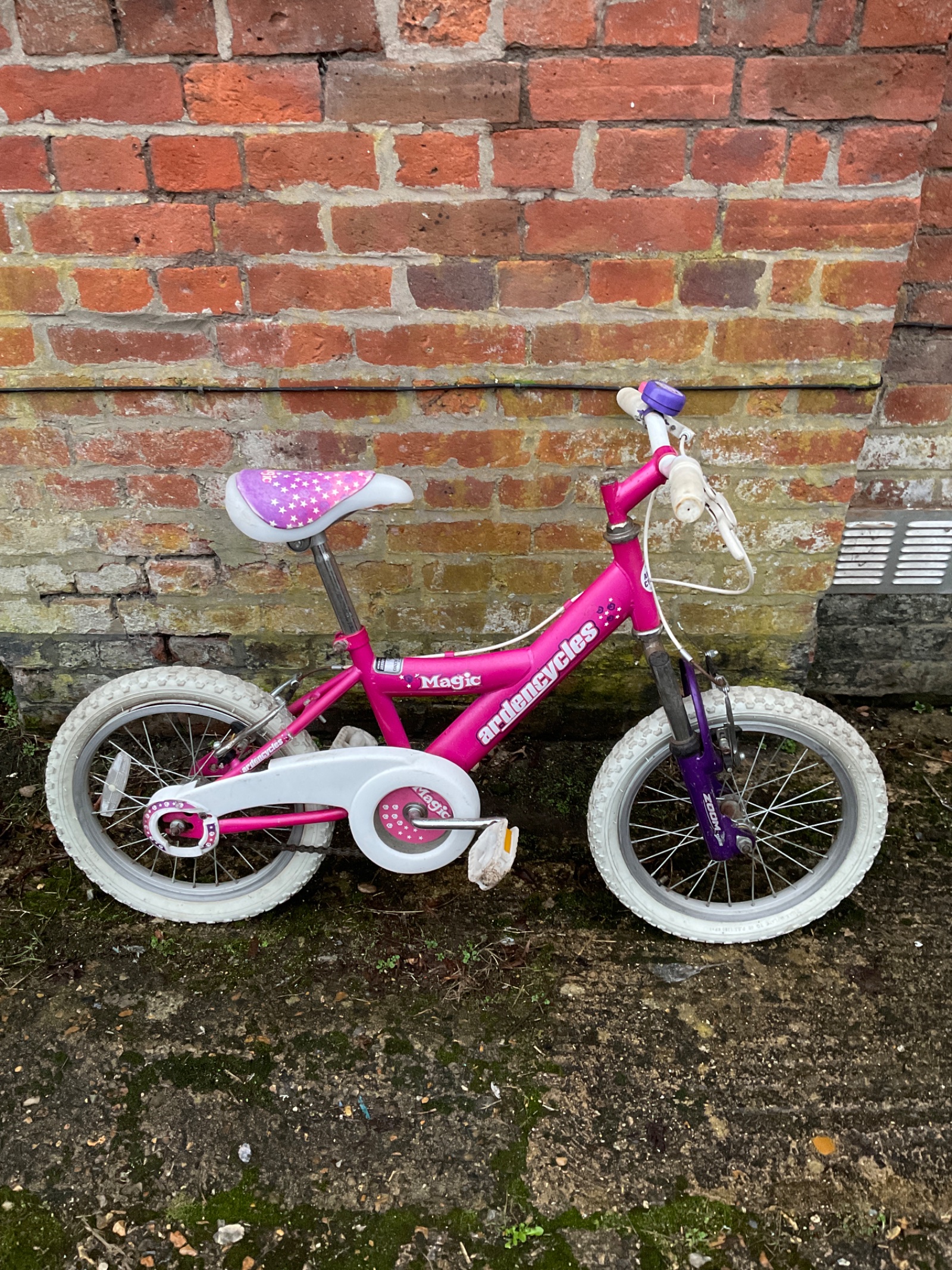 1202 Ardencycles magic pink girls bike