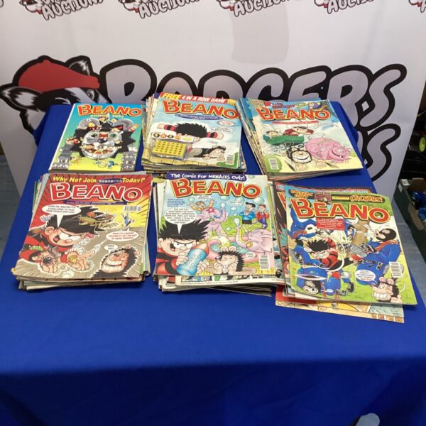 Beano comic bundle featuring the 2003 annual, classic British comics.