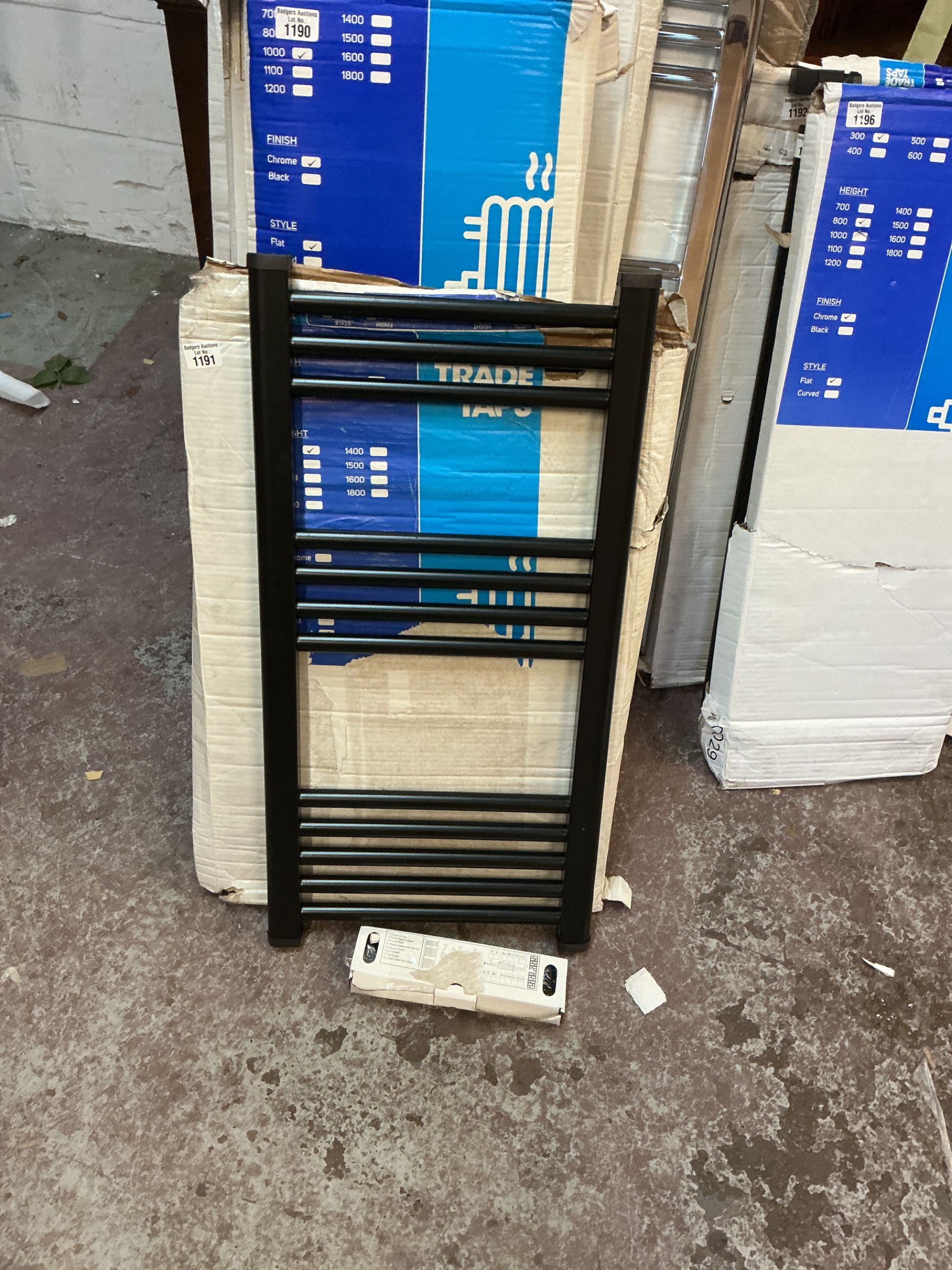 1197 Black Ladder Radiator with fittings 800×400