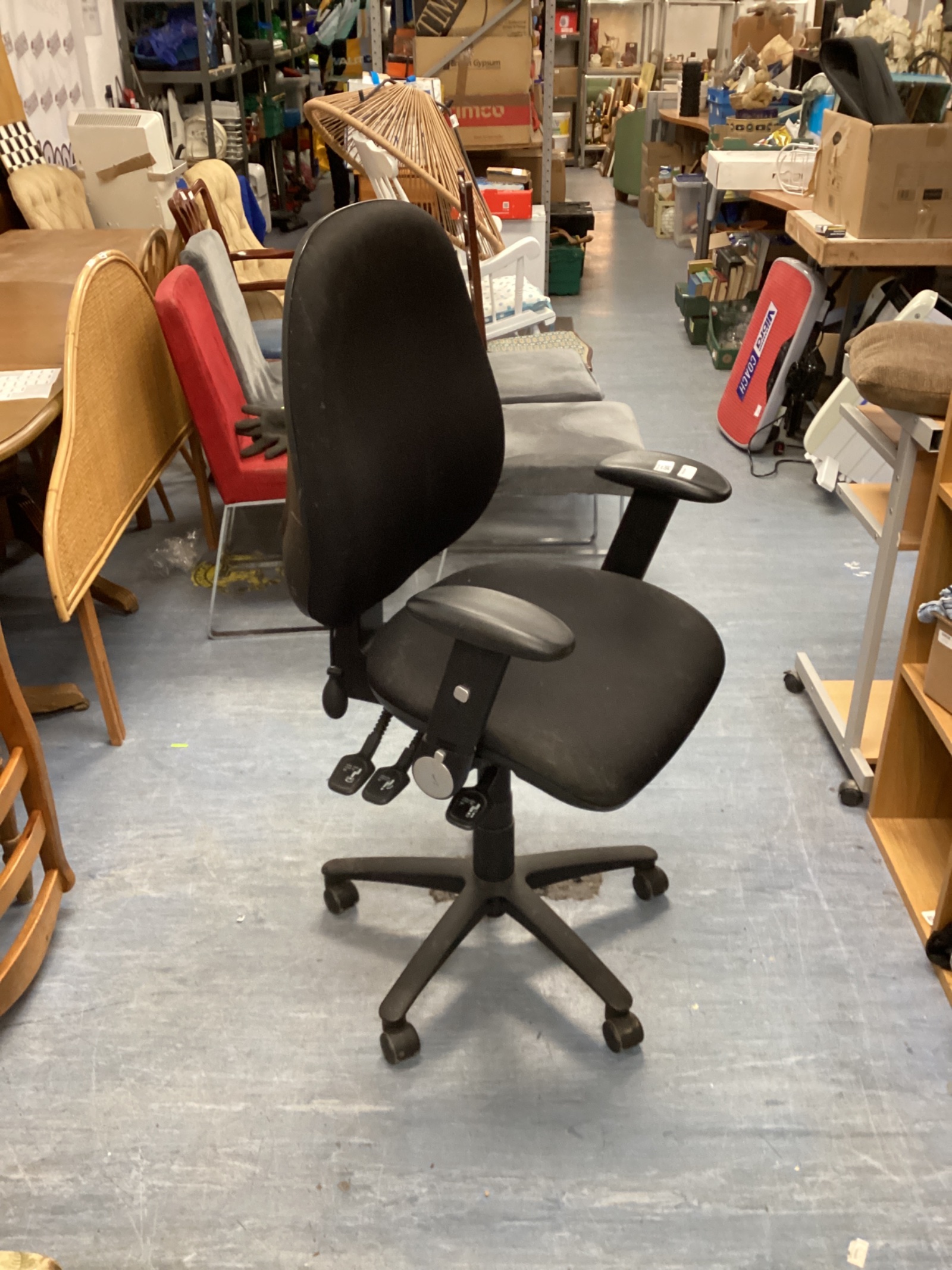 549 Max swivel height adjustable office chair