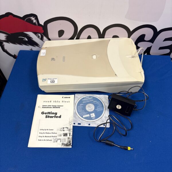Canon CanoScan D660U flatbed scanner for digitising documents and photos.