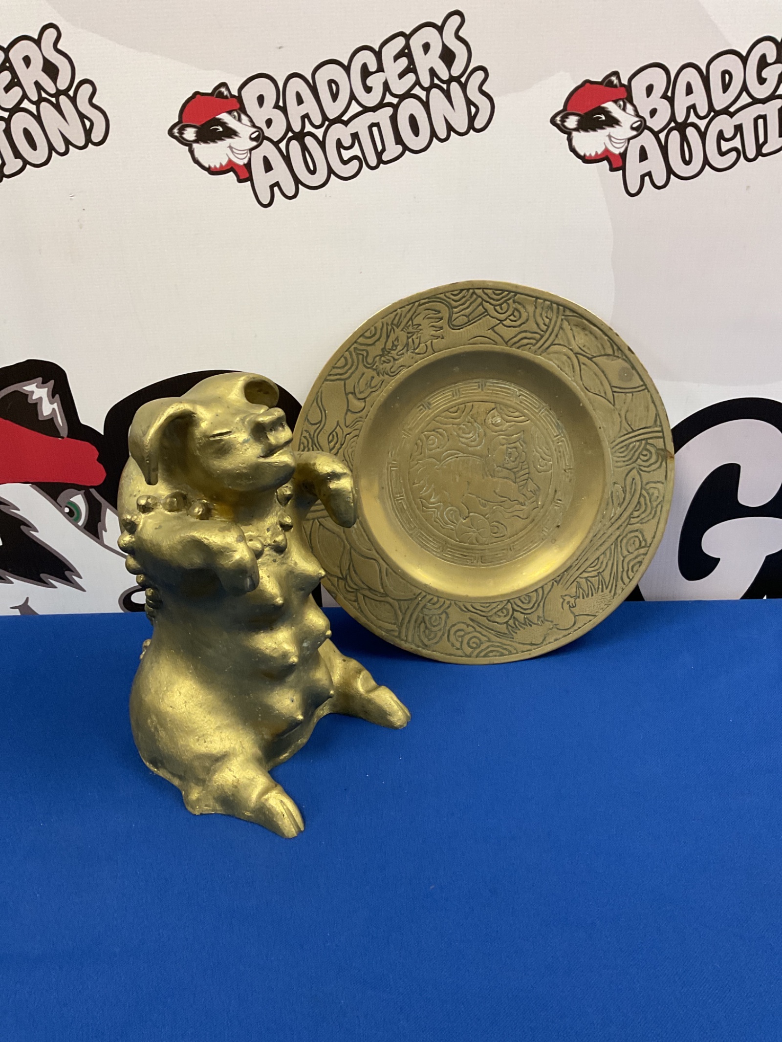 032 Brass chinese pig god & dragon pattern plate marked on verso