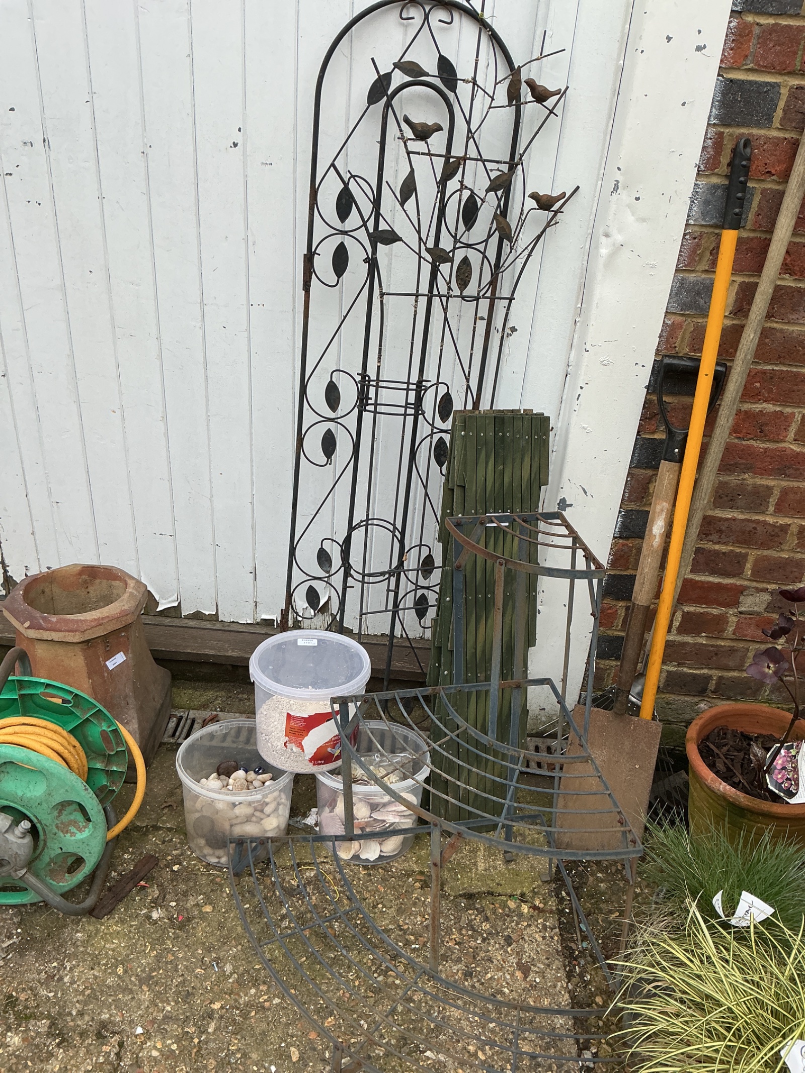 1227 Selection of garden items inc metal frame