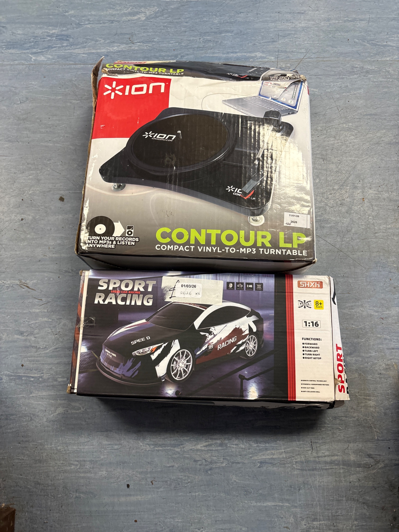 185 Ion Compact Vinyl to mp3 turntable with sport racing rc car