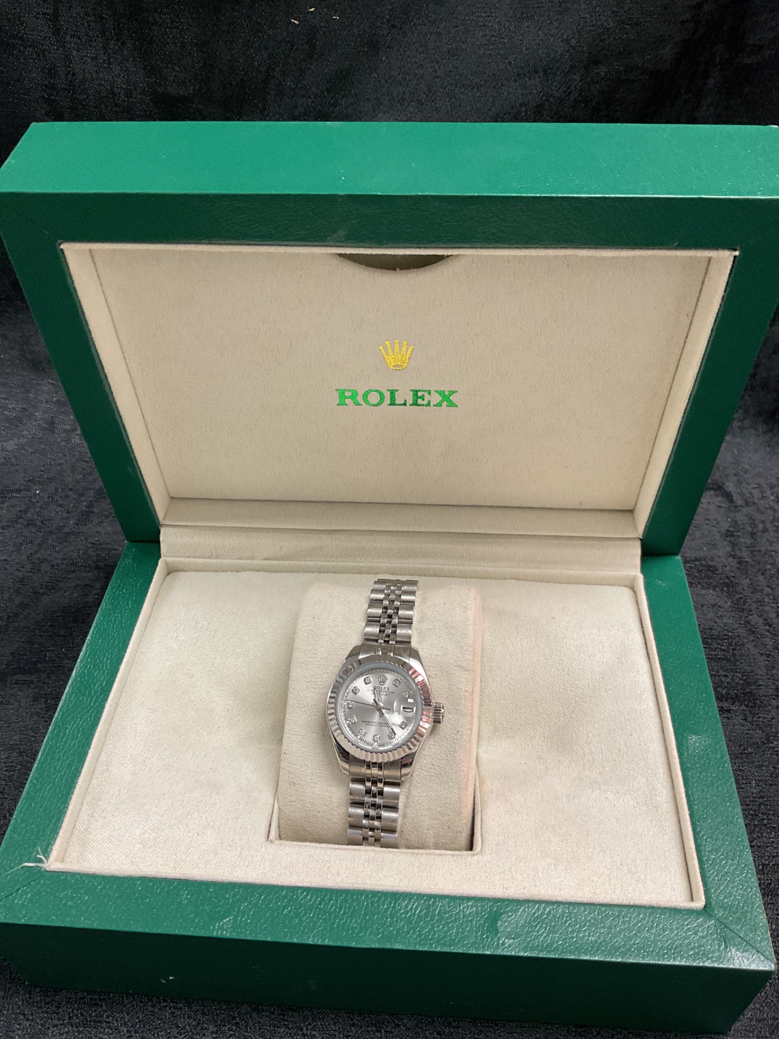 744 Ladies Reproduction designer wristwatch in box