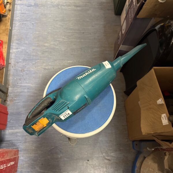 Makita DCL180 cordless handheld vacuum cleaner body, side view.