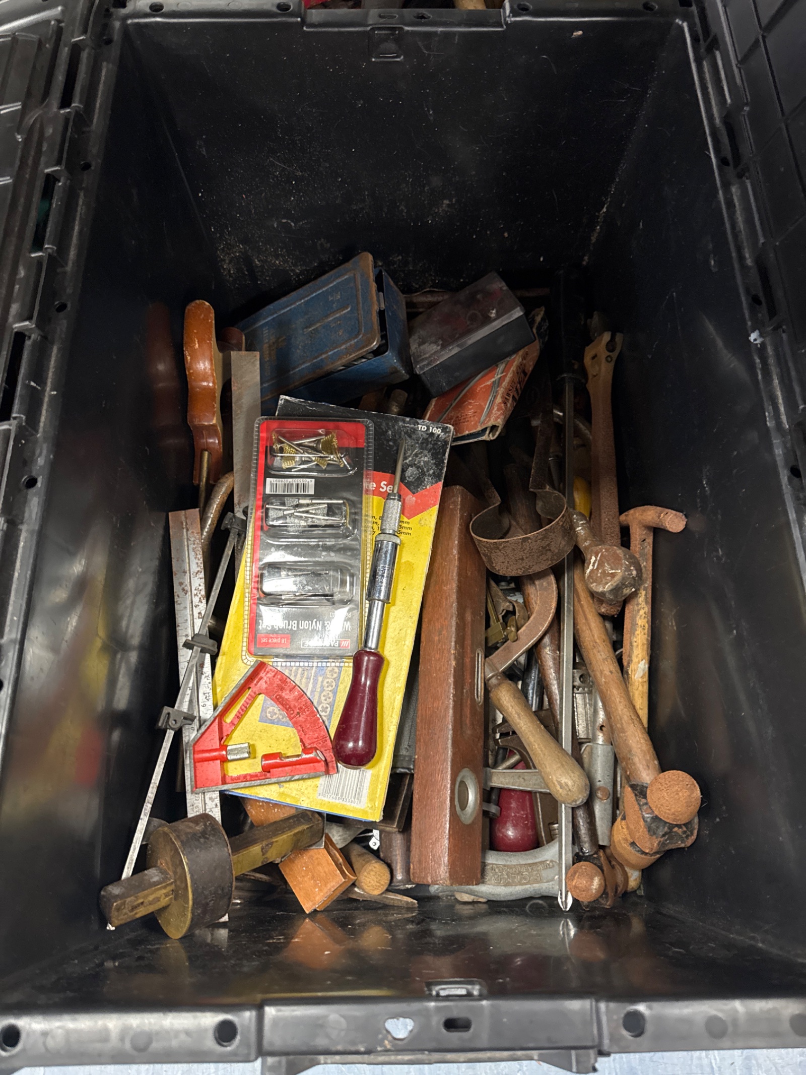 1055 Large tote crate with mixed tools contents