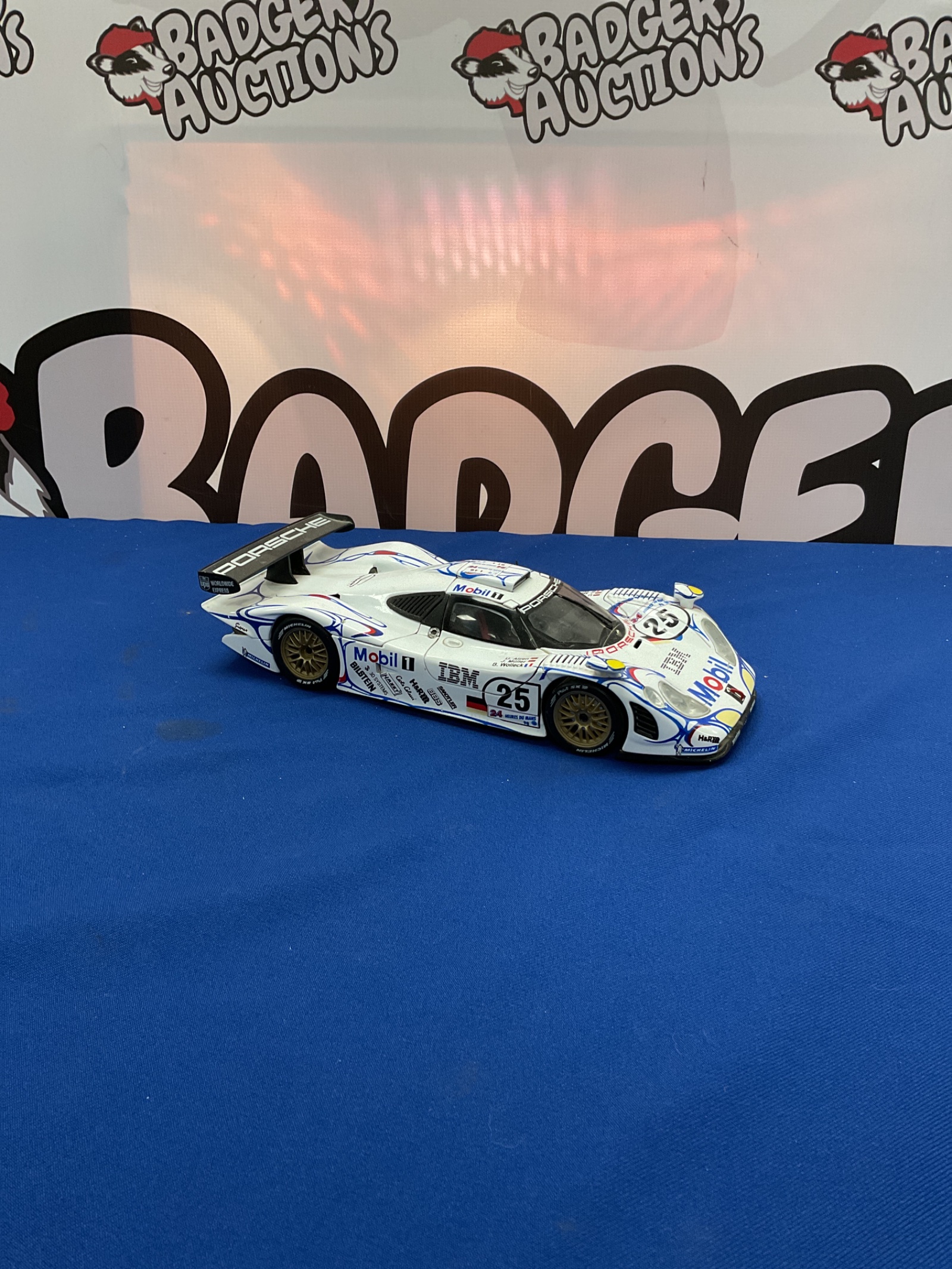 336 Porsche 911 GT1 1998 scale diecast model