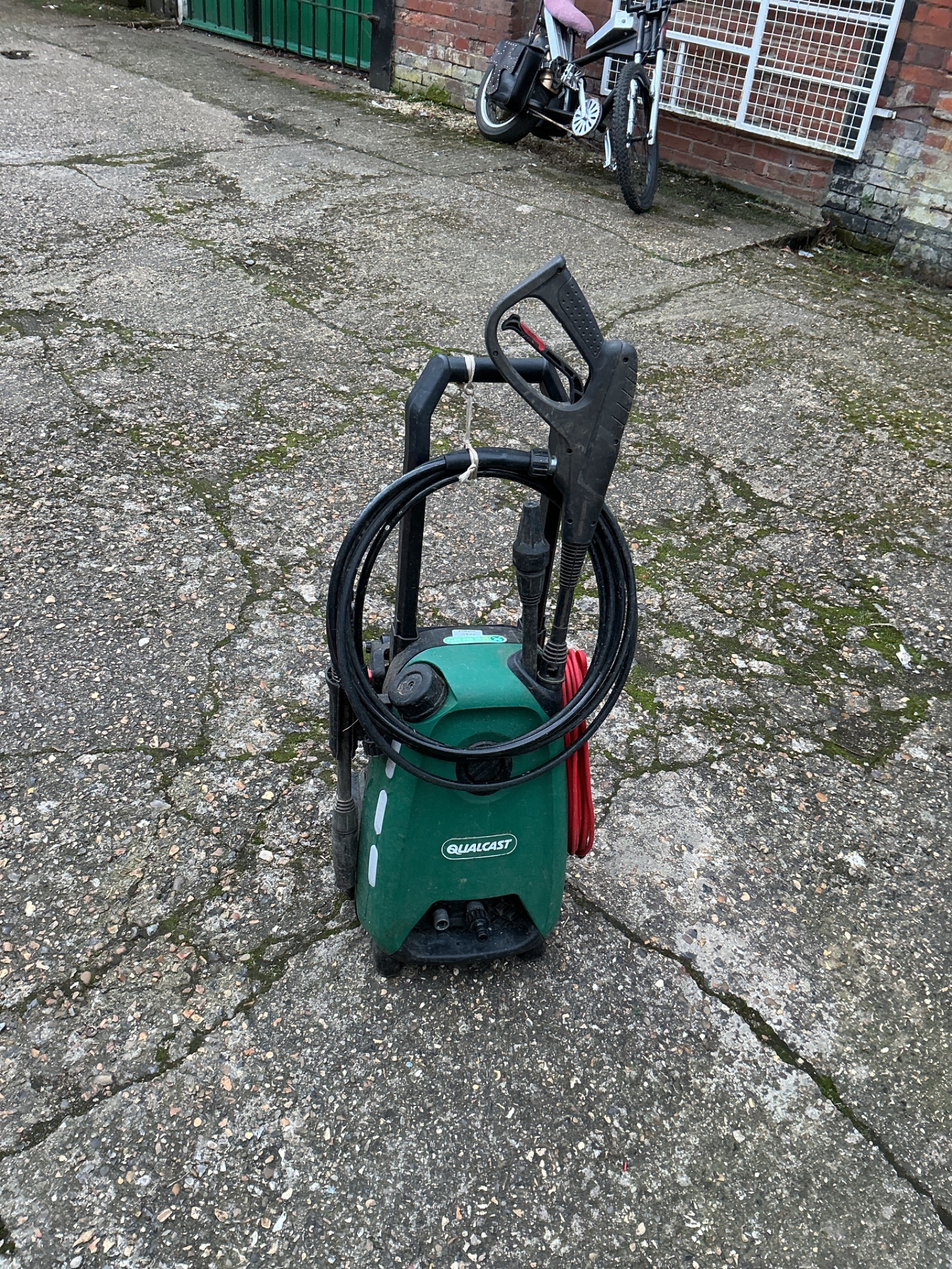 1262 Qualcast Pressure washer