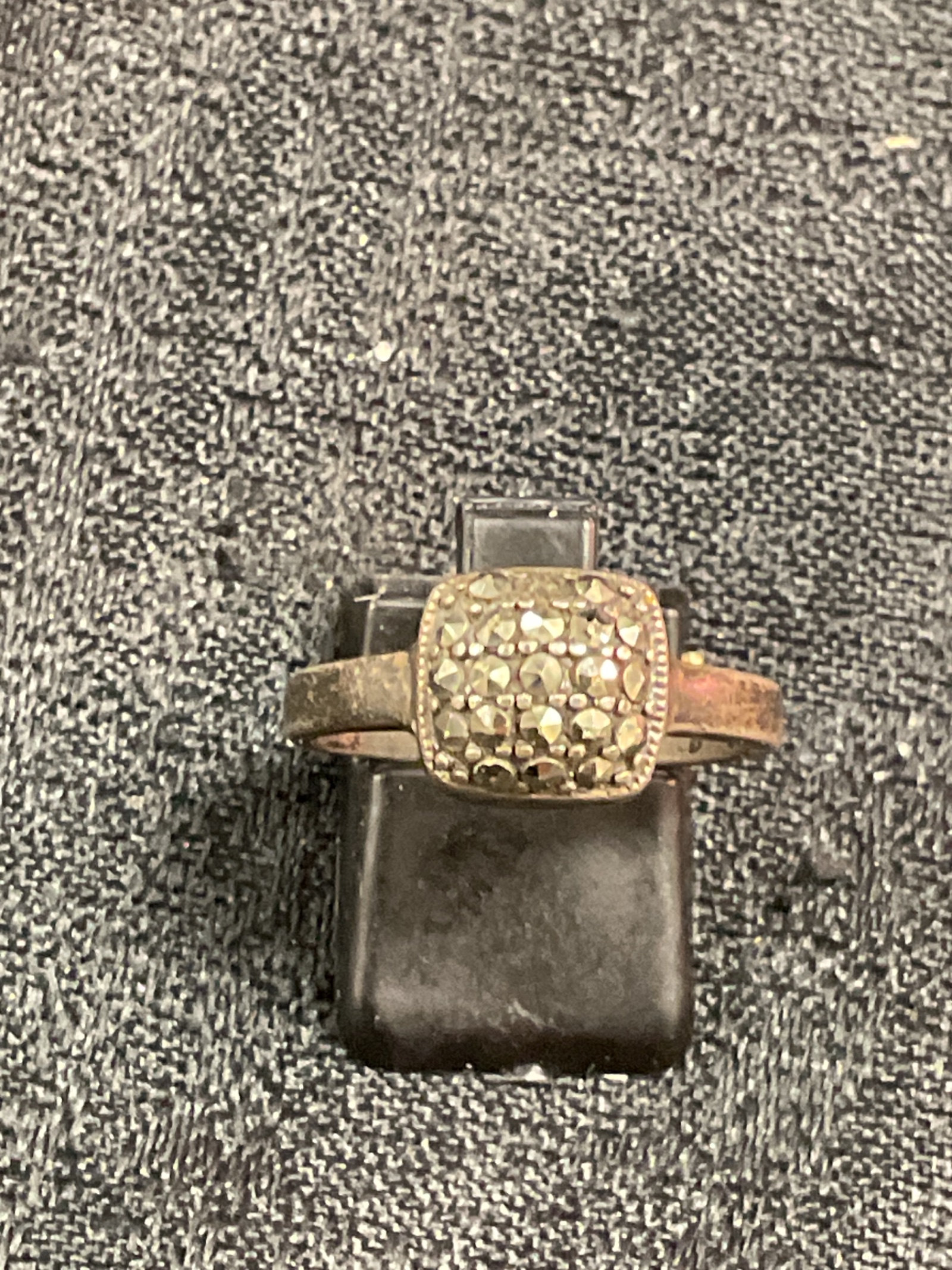 922 925 Silver Markasite Ring size Q. 3.8g