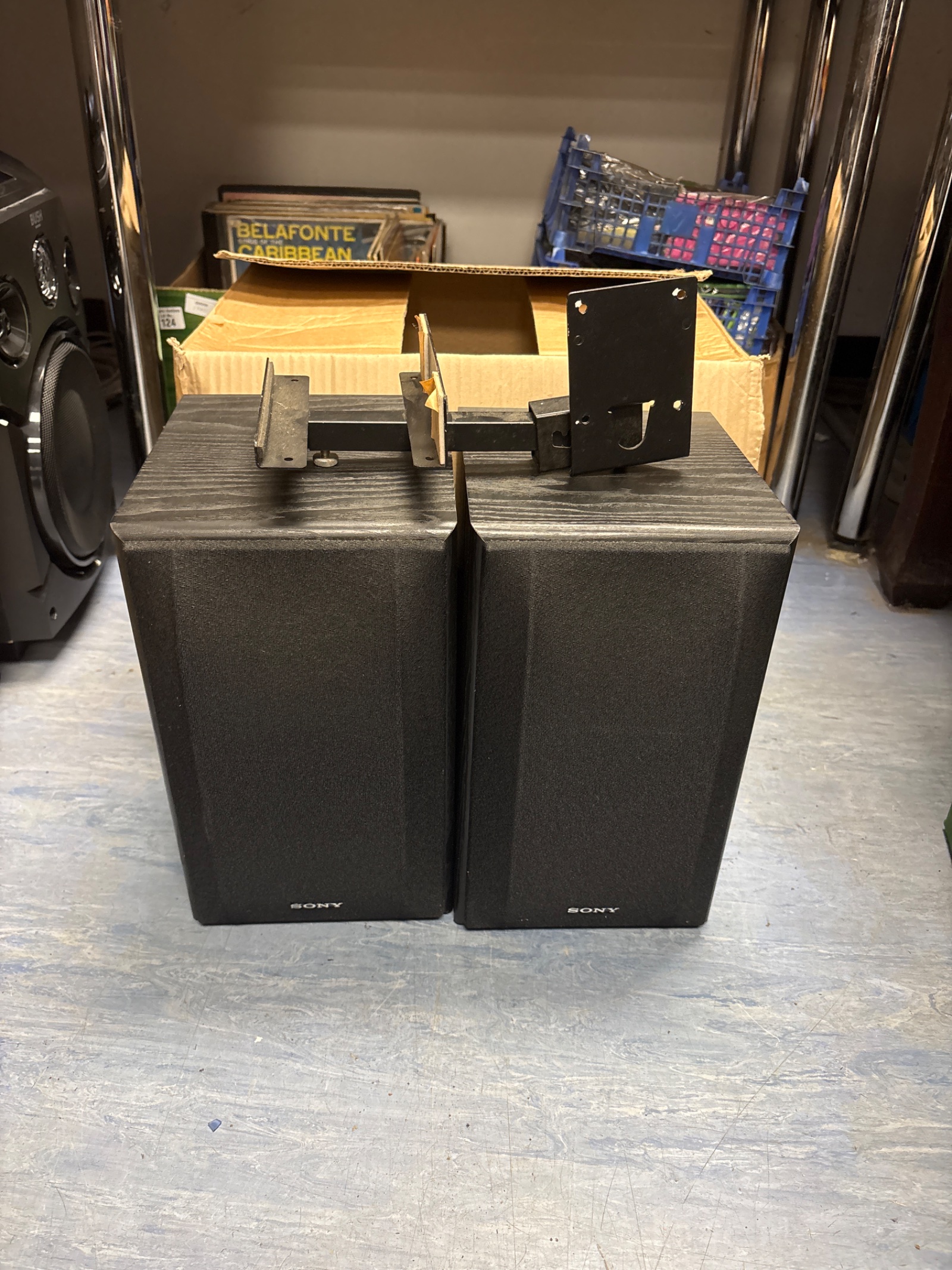 138 Pair of Sony SS – 86 E Speakers