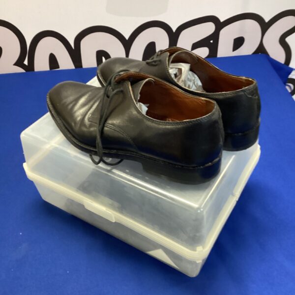 Black leather shoes size 39 by Tiverton, classic formal footwear.