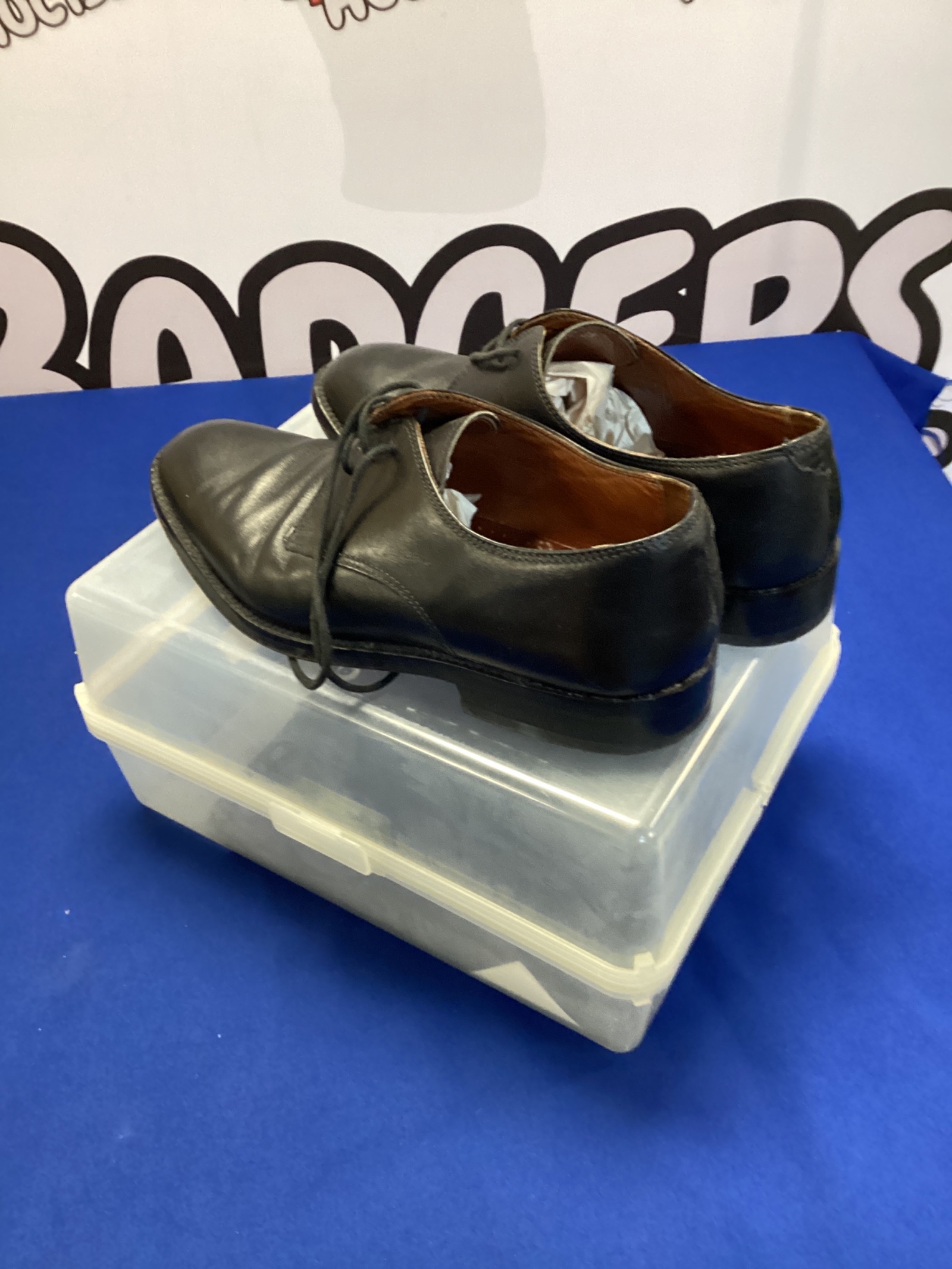 547 Turn off Tiverton and Co. Black leather shoes size 39.