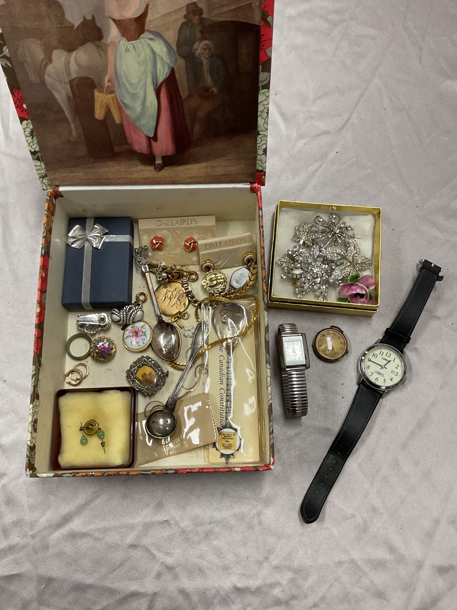 867 Box of mixed jewellery & watches including monet gold plated necklace & brooches