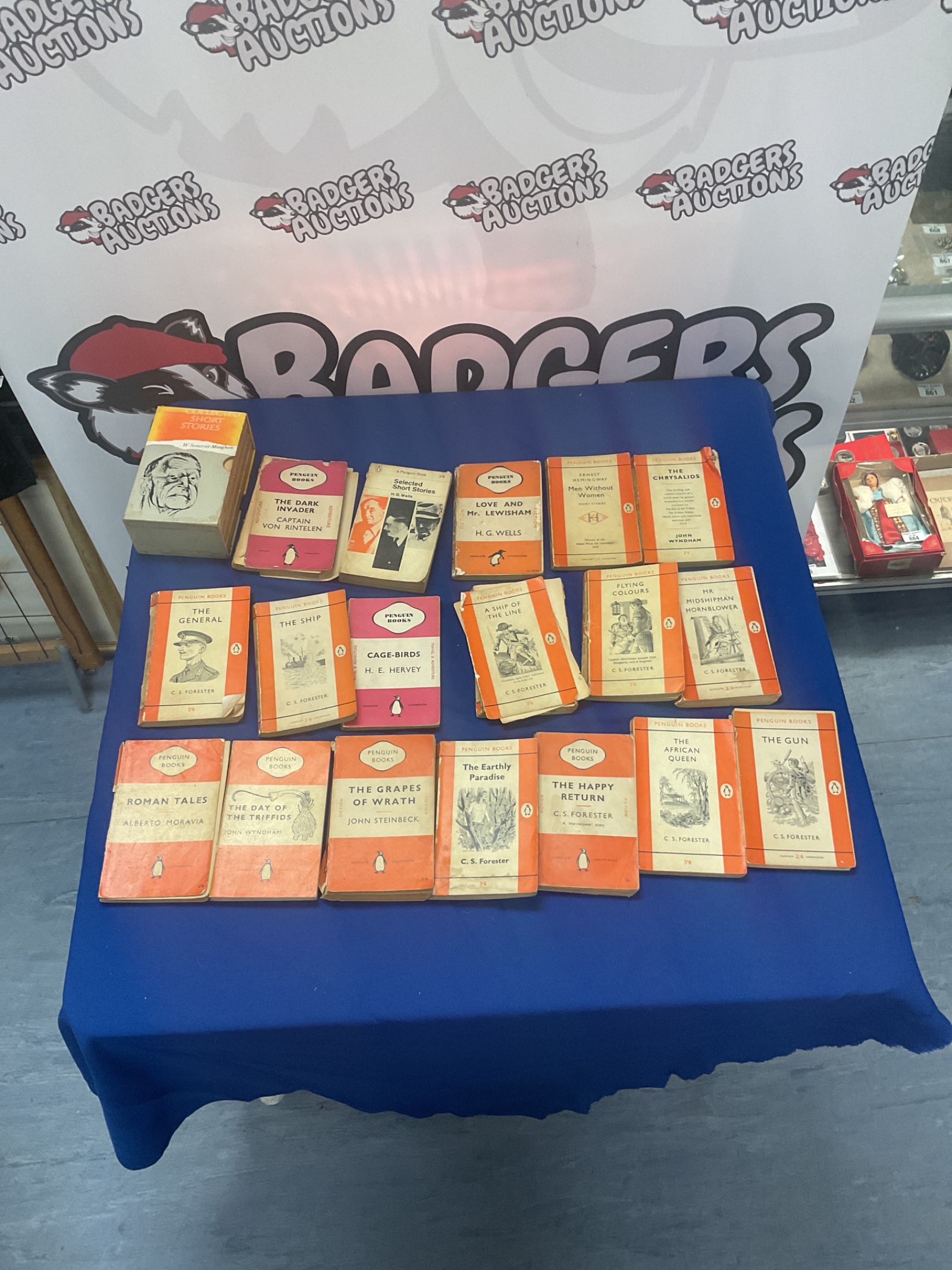 464 Collection of vintage Penguin Books