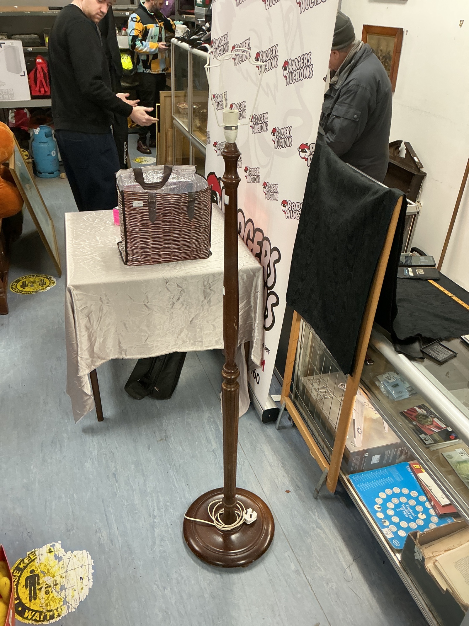 619 Vintage Wooden Lamp Stand
