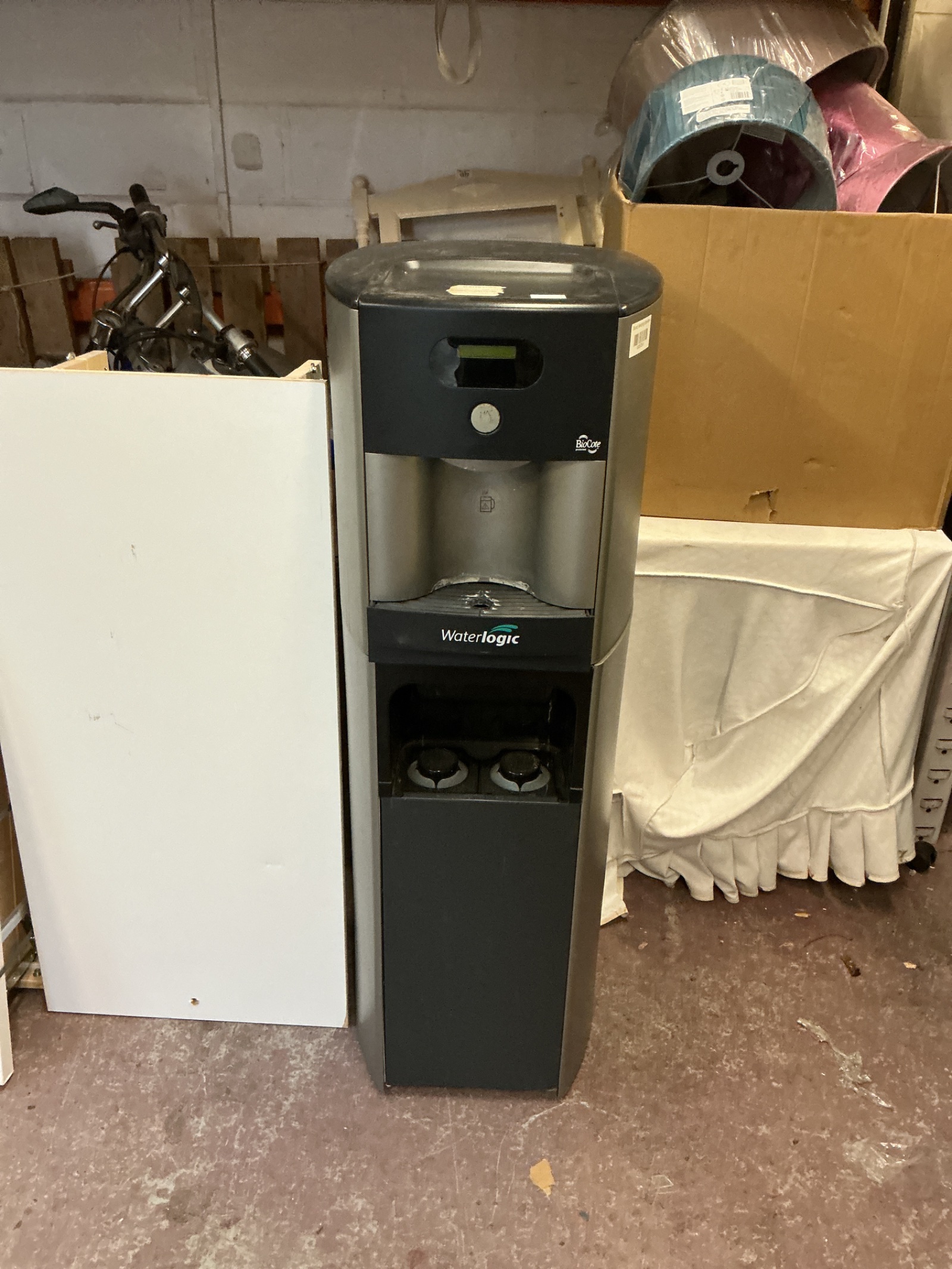1142 Water logic Water chiller