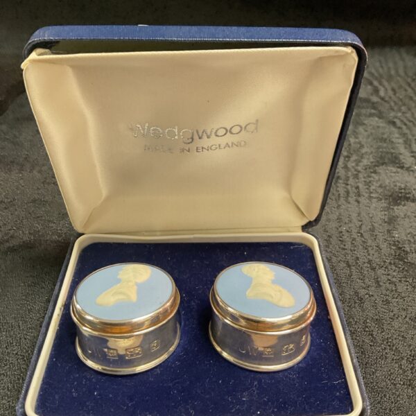 Limited edition Wedgwood Jasperware trinket pot commemorating Charles and Diana.