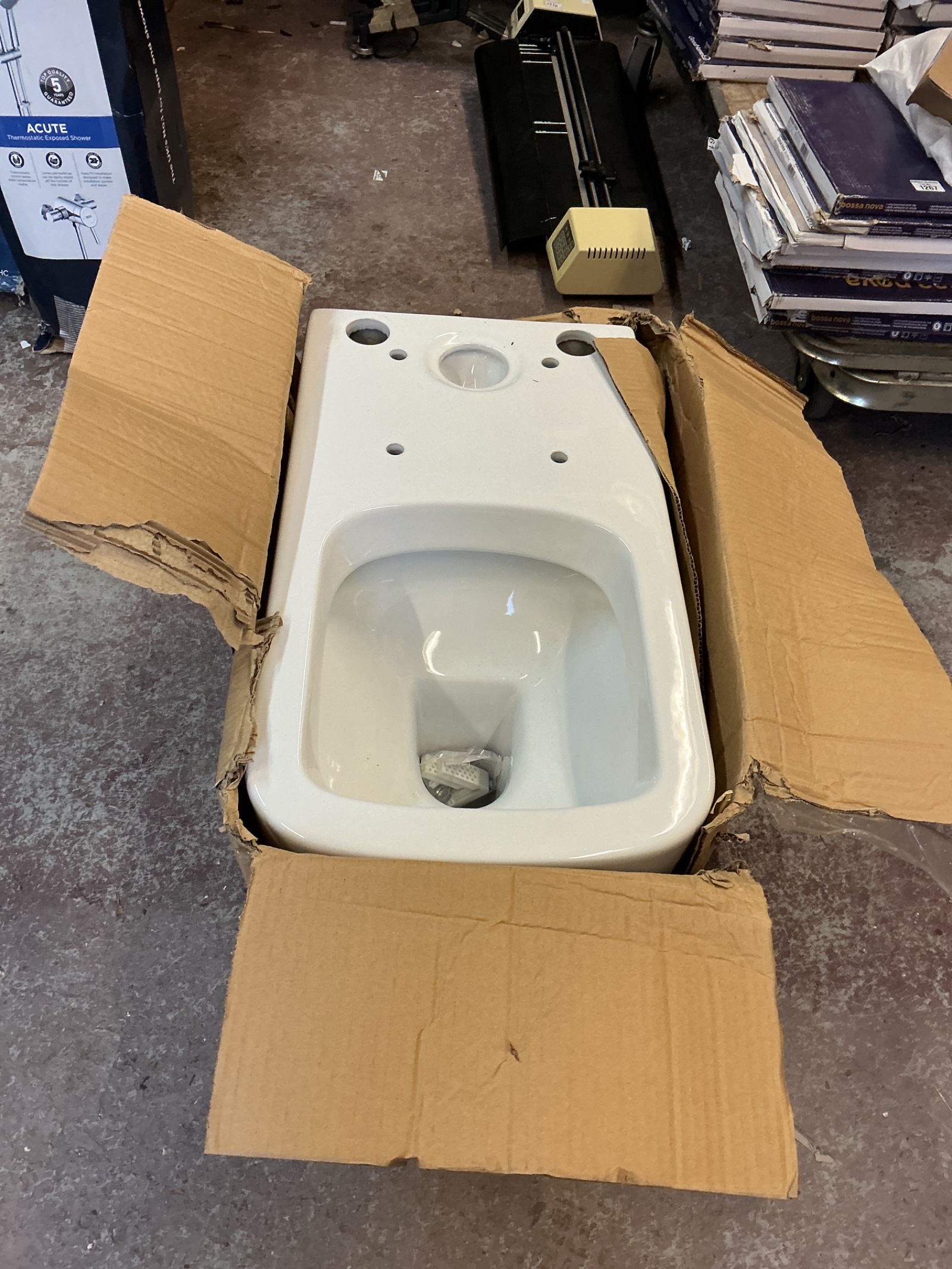 1284 White Toilet Bowl