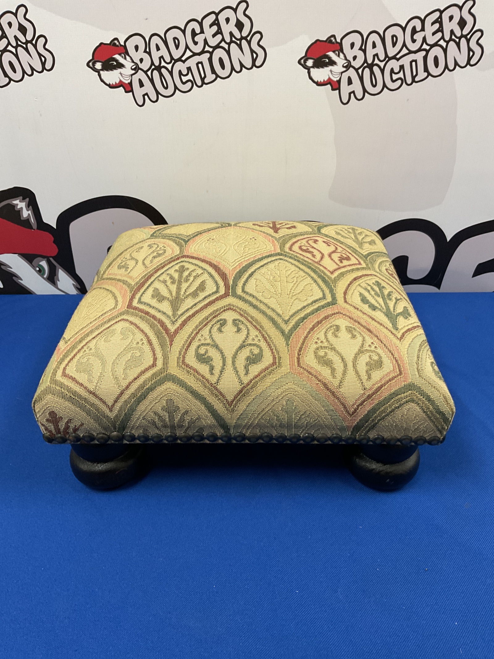011 Hines of oxford william morris style tapestry footstool 31cm x 31cm
