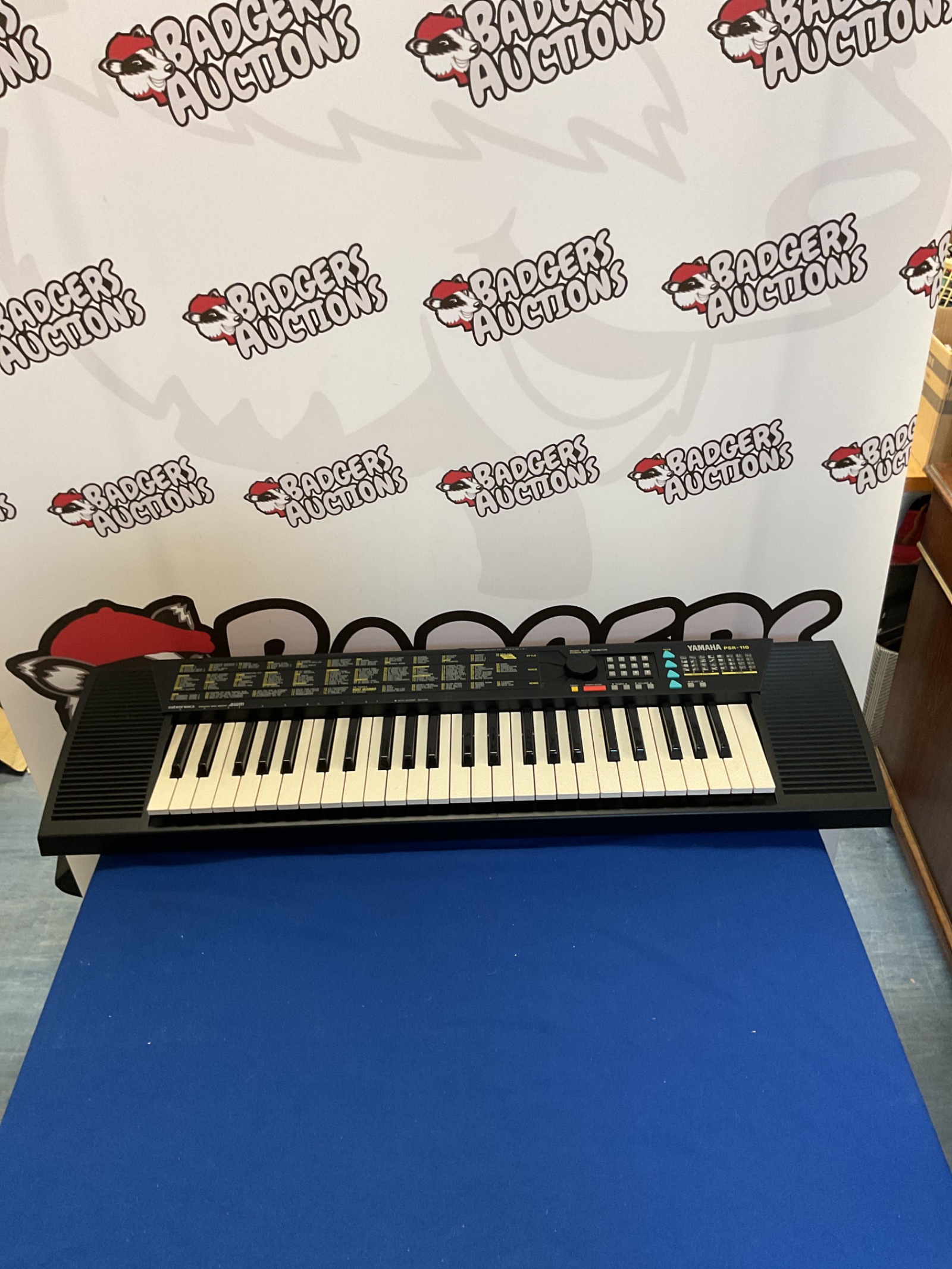225 Yamaha portatone PSR-110 electronic keyboard boxed