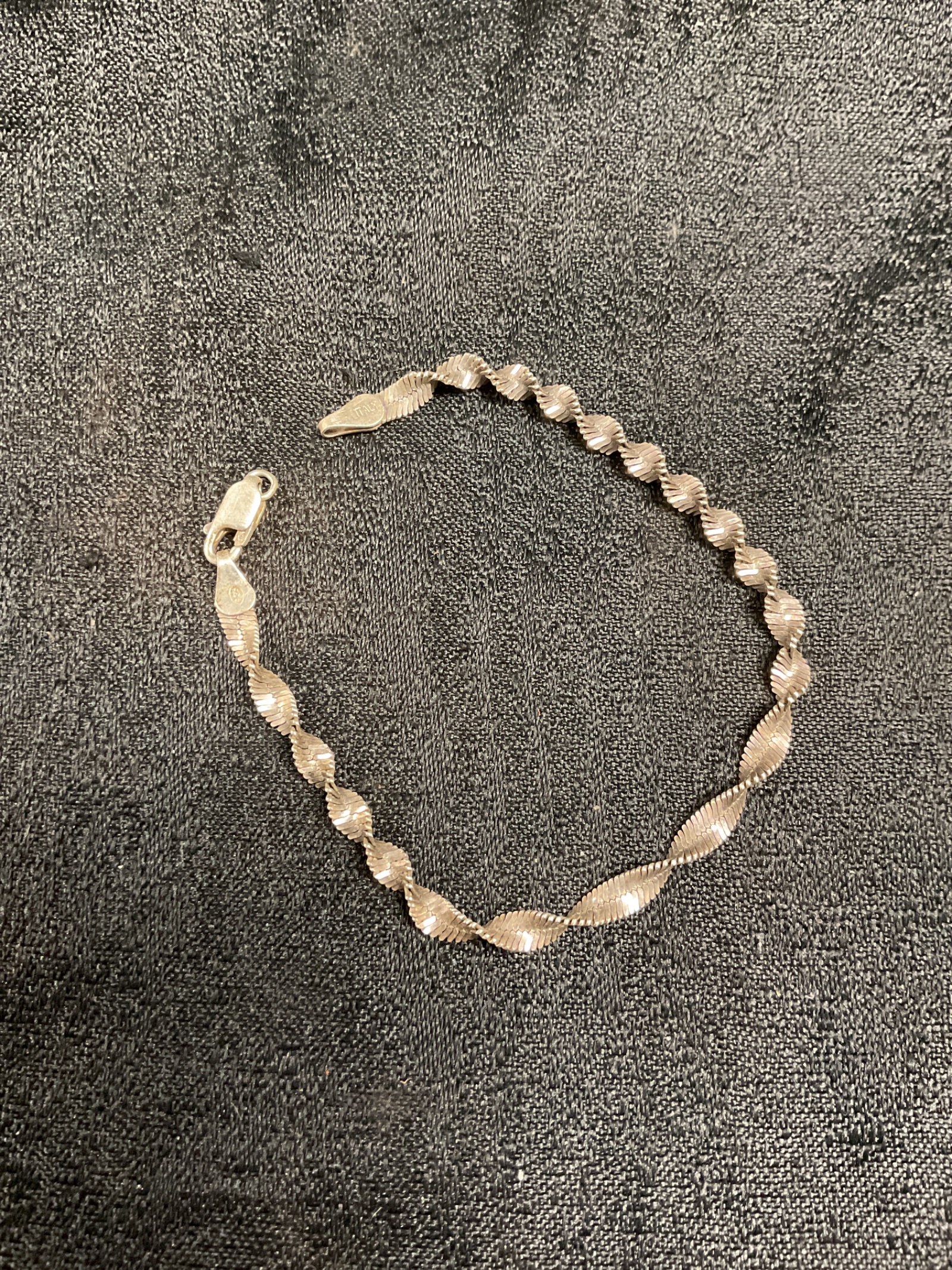 856 925 silver twist bracelet