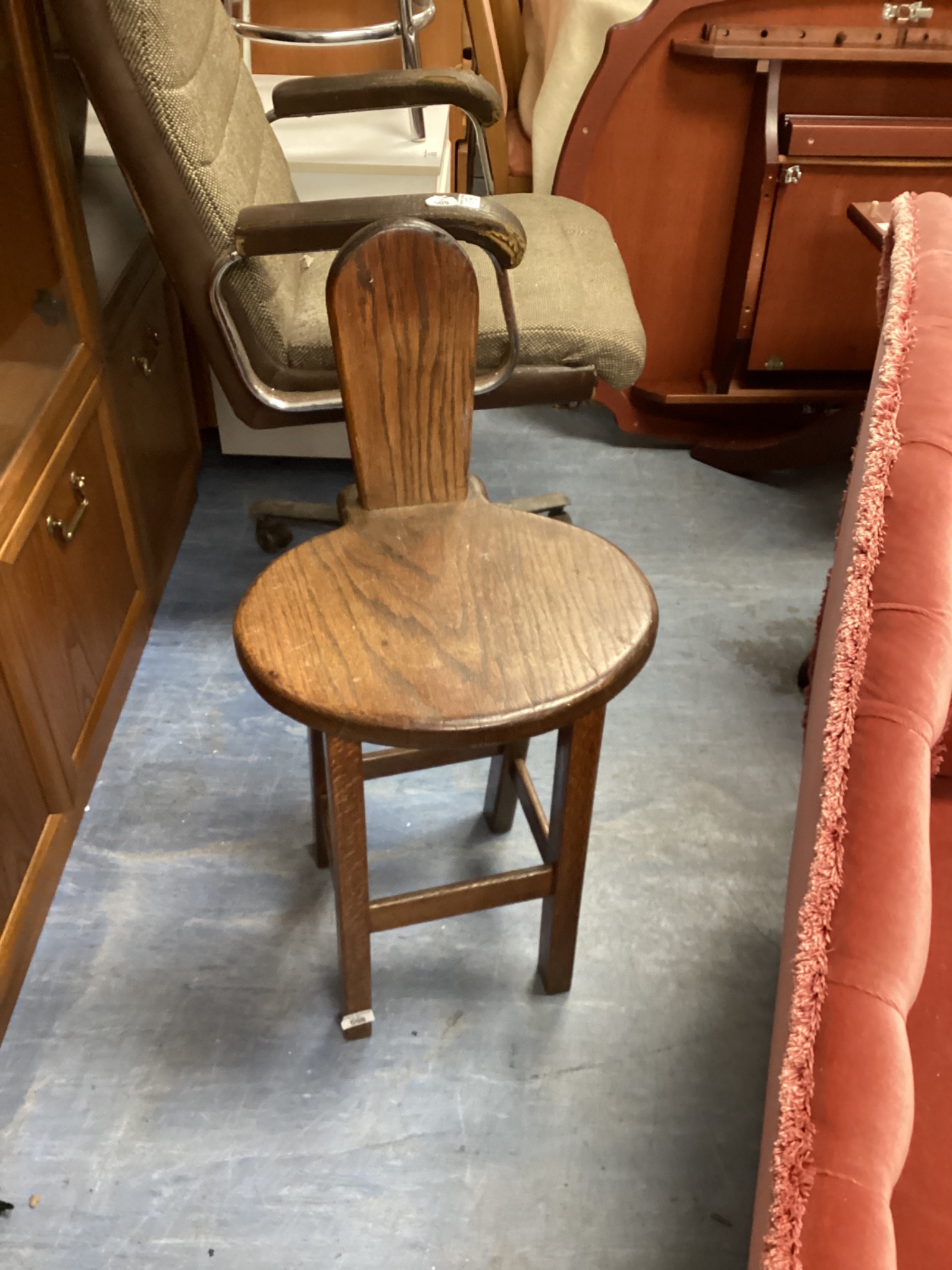 598 Antique oak spinning chair