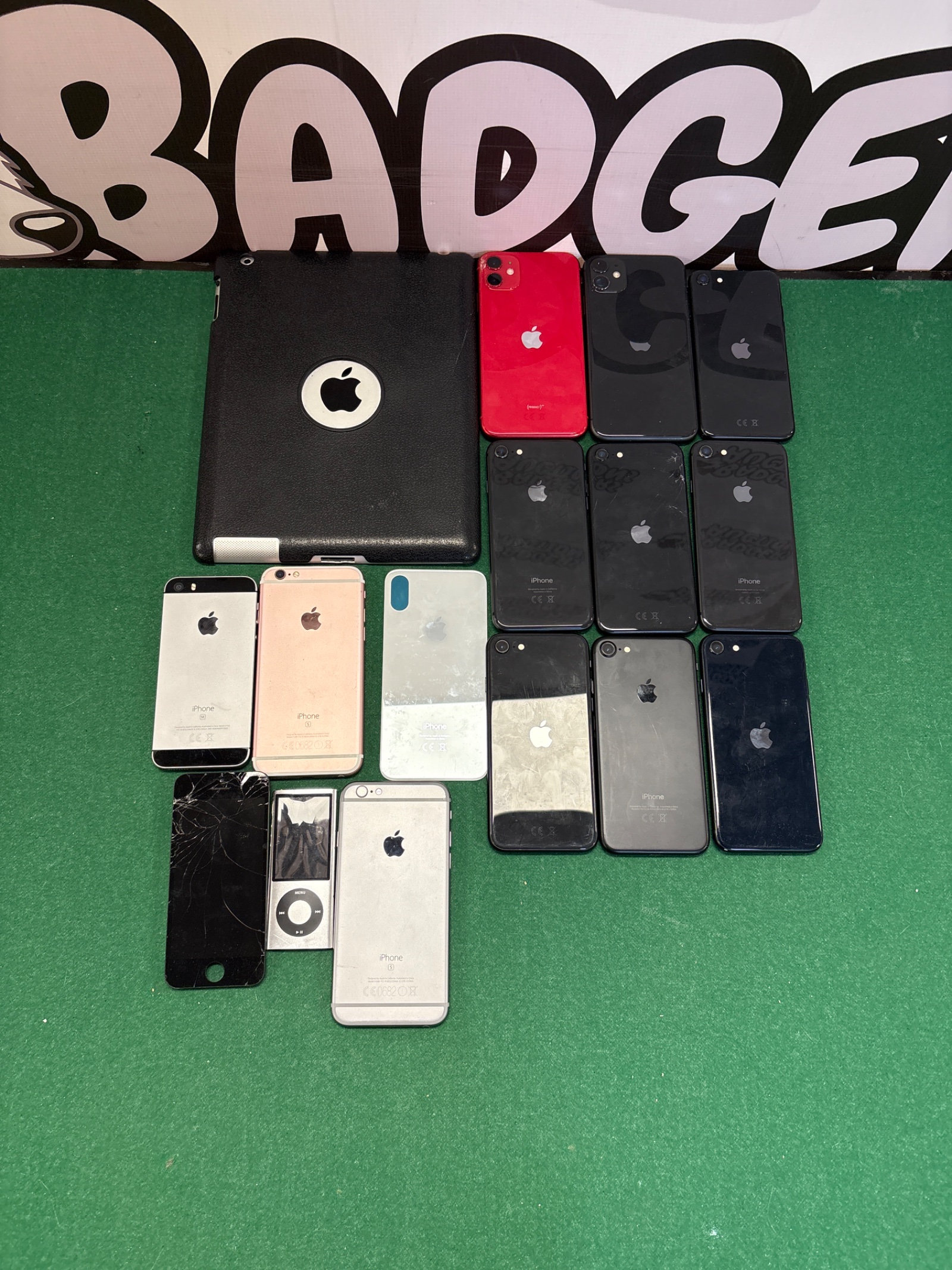 243 Large bundle of Apple iPhones and iPad all untested