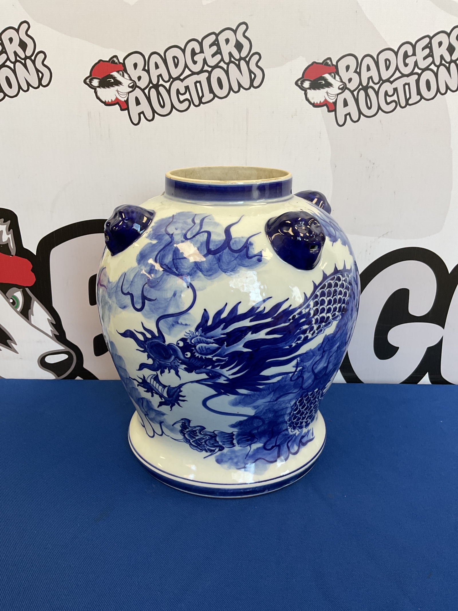 012 Blue & white chinese porcelain dragon vase 28cm tall
