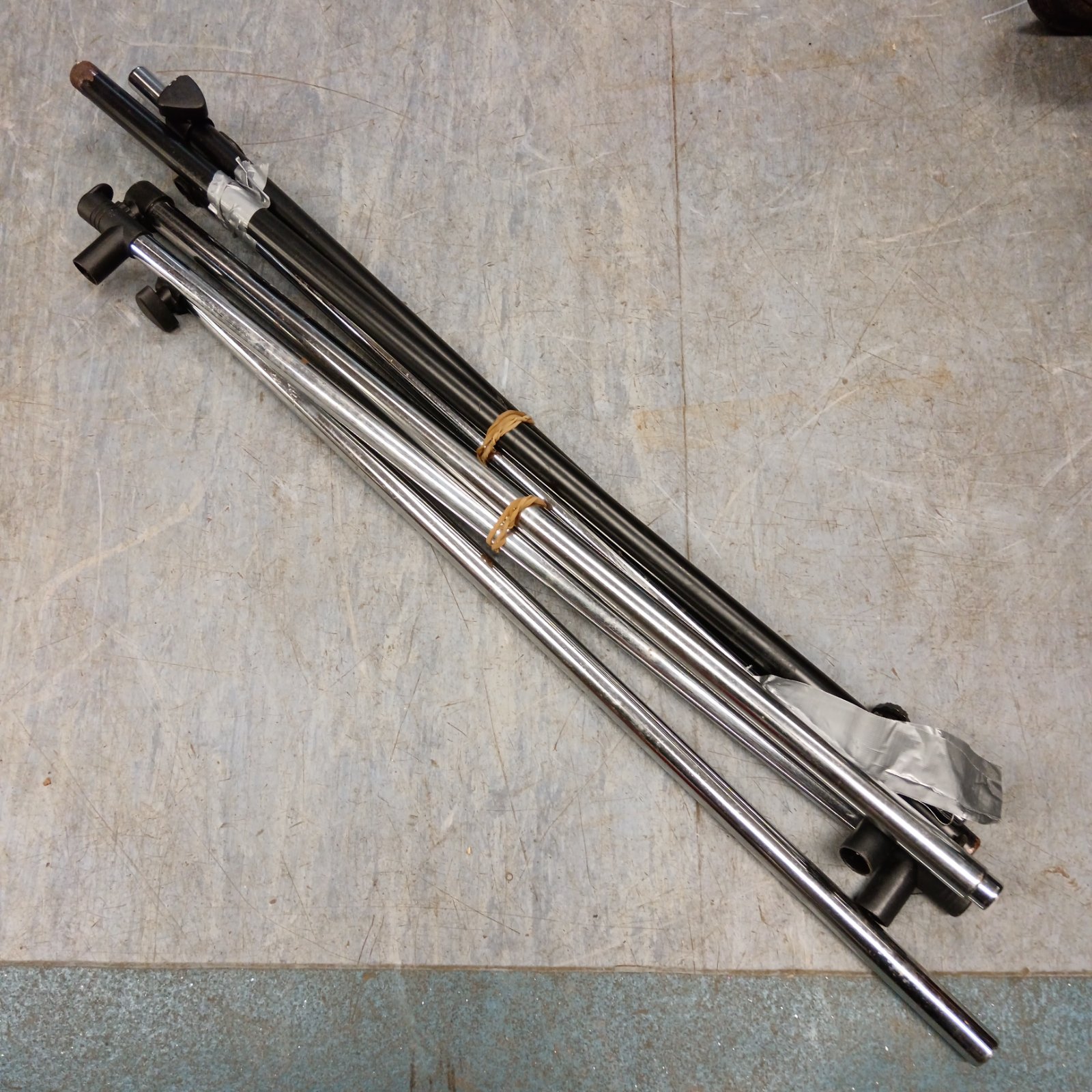 1475 Collapsible clothes rail
