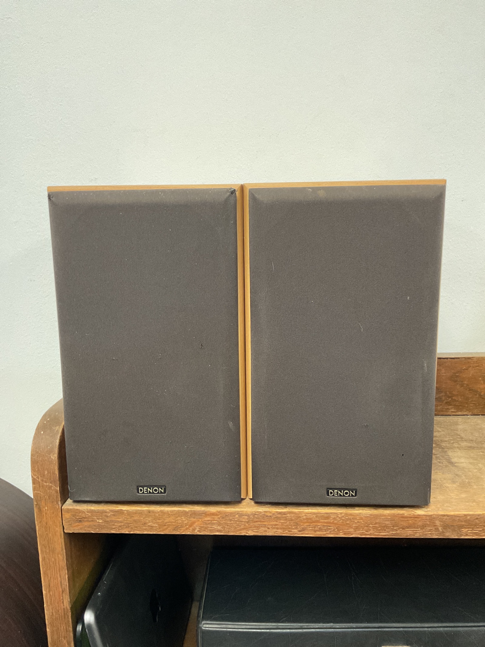 077 Pair of denon speakers sc-m50