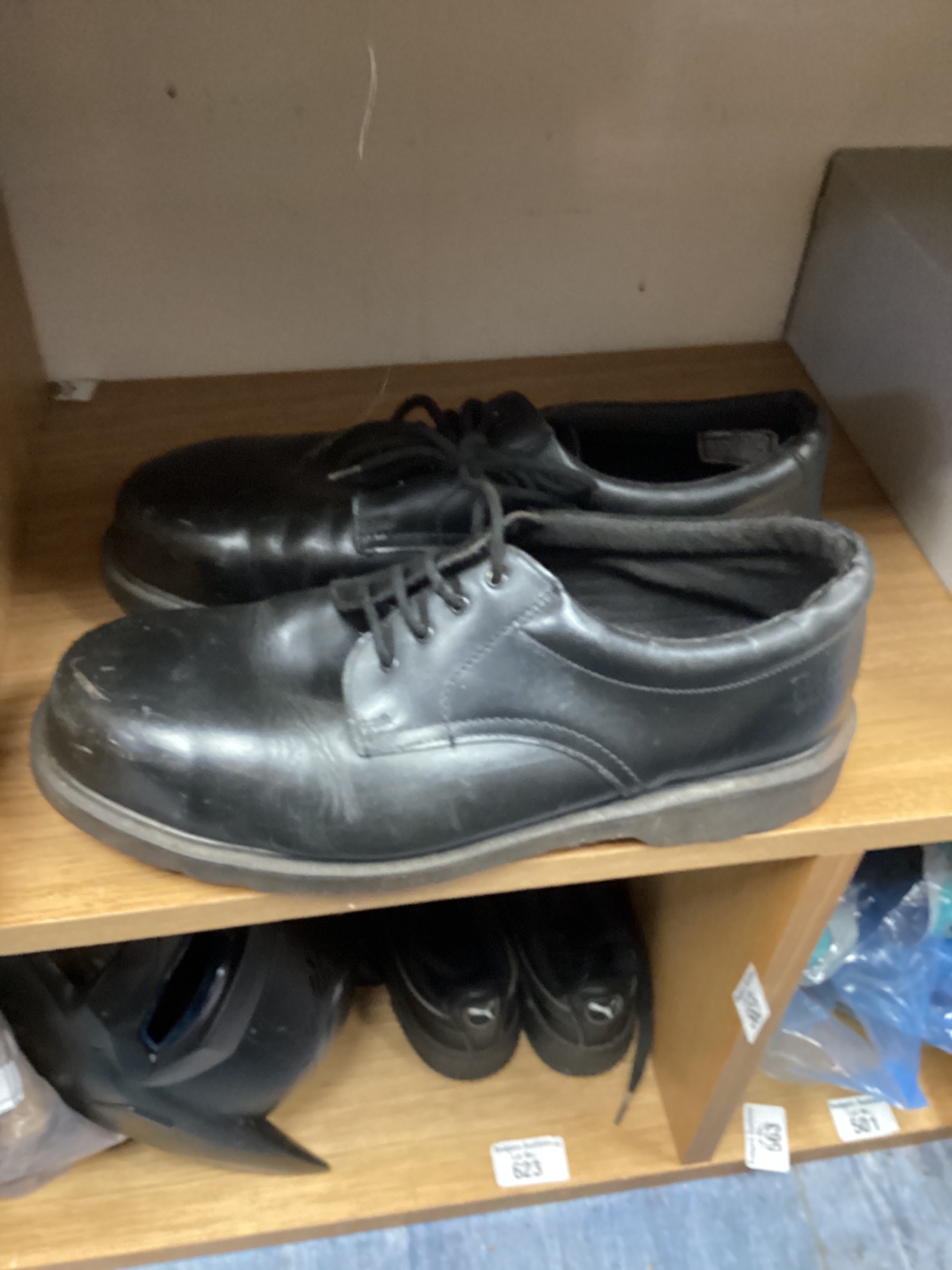 558 Pair of black leather steel toe capped Dr marten shoes size 11