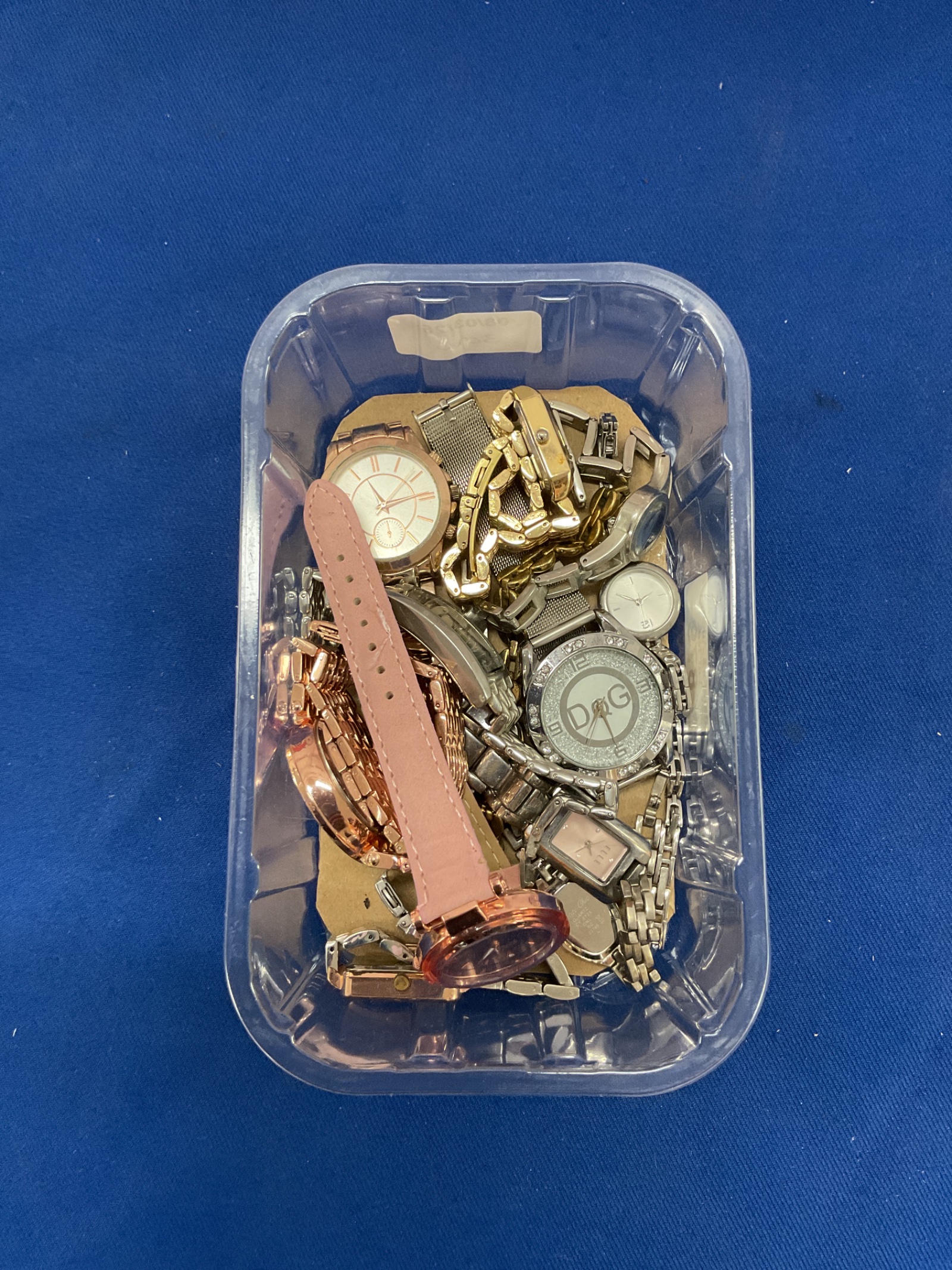 801 Tray of assorted fashion watches