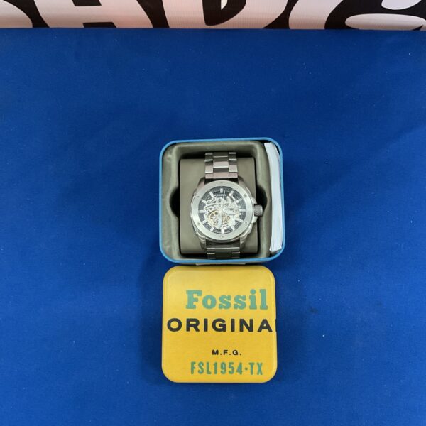 Silver-tone Fossil mens watch with stainless steel band.