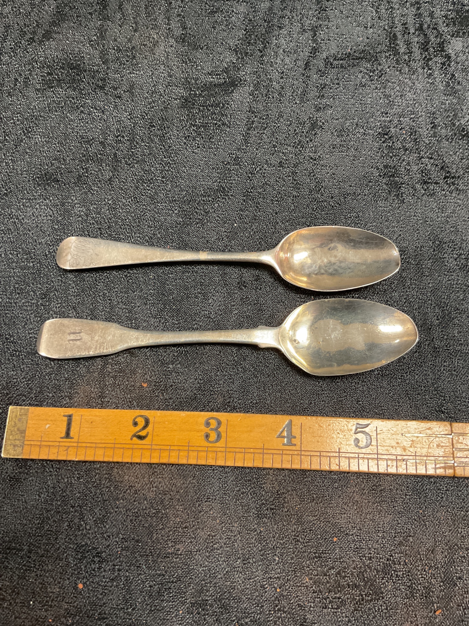 953 Two hallmarked silver georgian teaspoons 30.6g