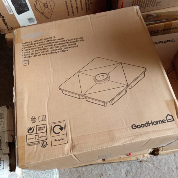 Goodhome Lingga square parasol base for garden stability.