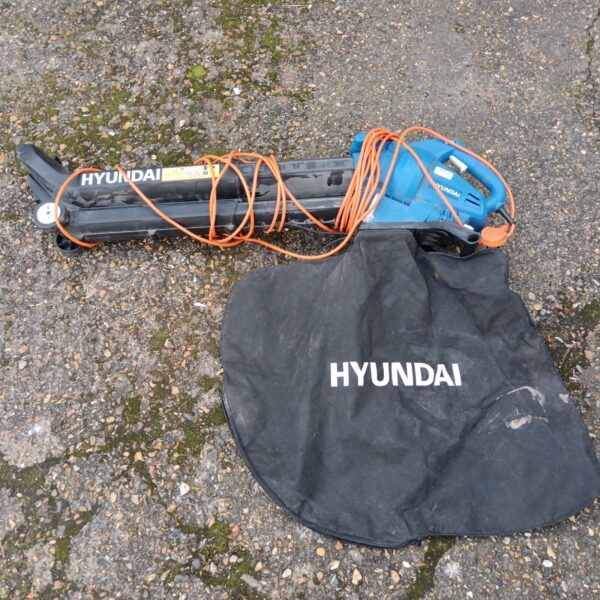 Hyundai electric garden blower vac in used condition.