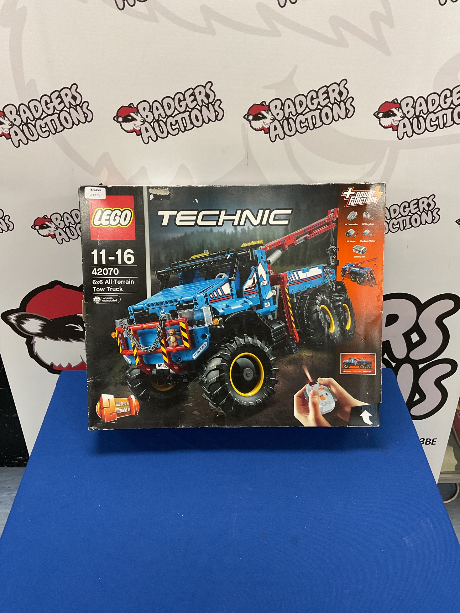 383 Lego Technics 6×6 All Terrain Tow Truck product no. 42070 – complete