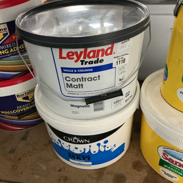 Leyland Trade magnolia emulsion paint container for DIY projects.