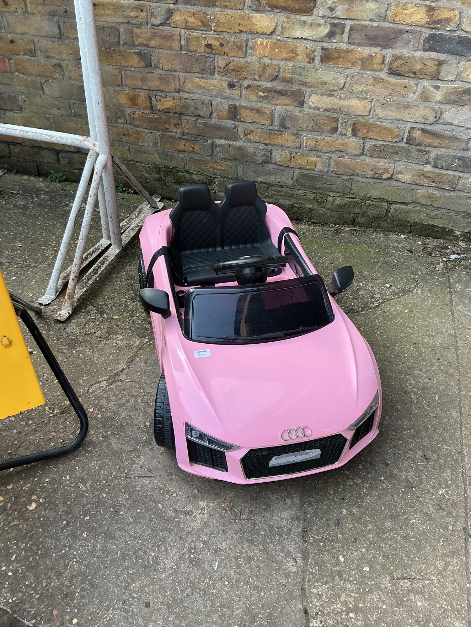 1365 Child’s Audi electric car with charger