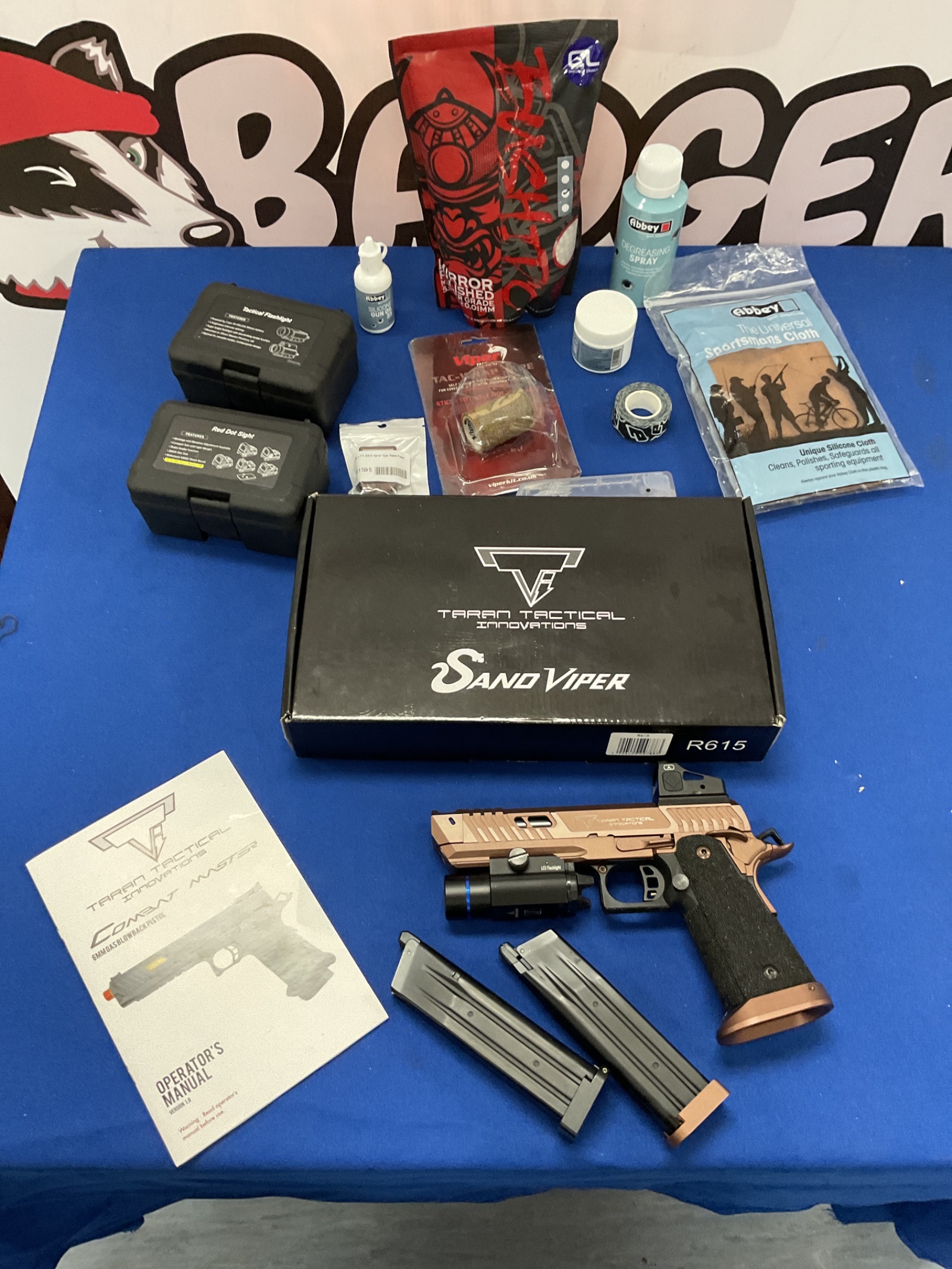 844 Tactical Innovations combat master pre charge airsoft pistol with red dot sight plus extras