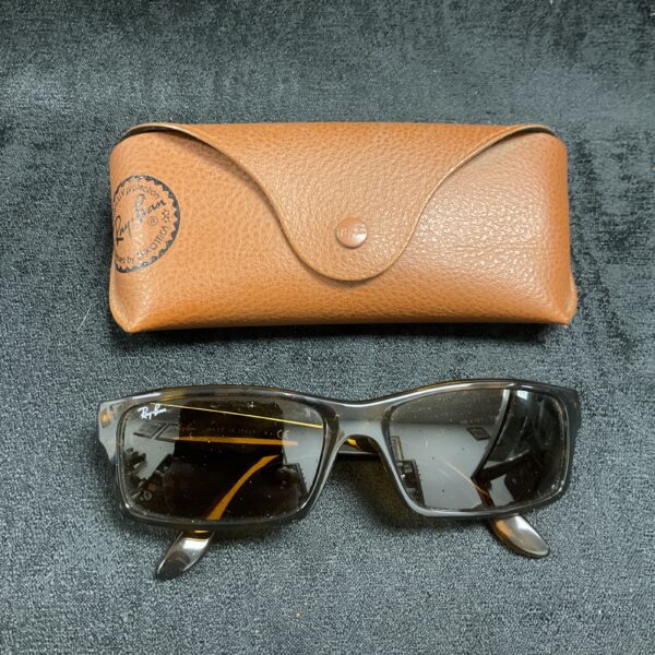 Vintage Ray Ban sunglasses with leather case.